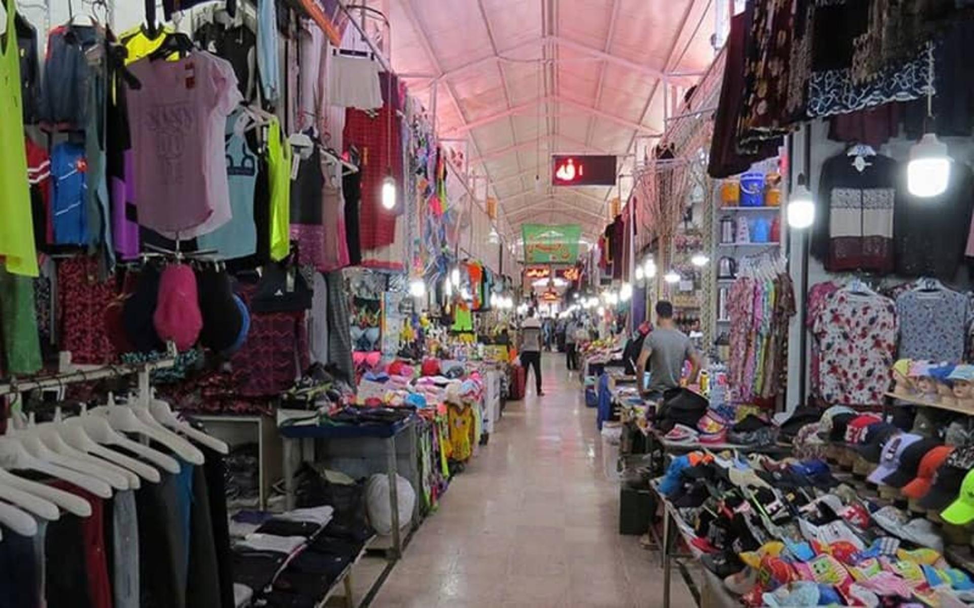 پاساژ فروش لباس در بازار ساحلی آستارا