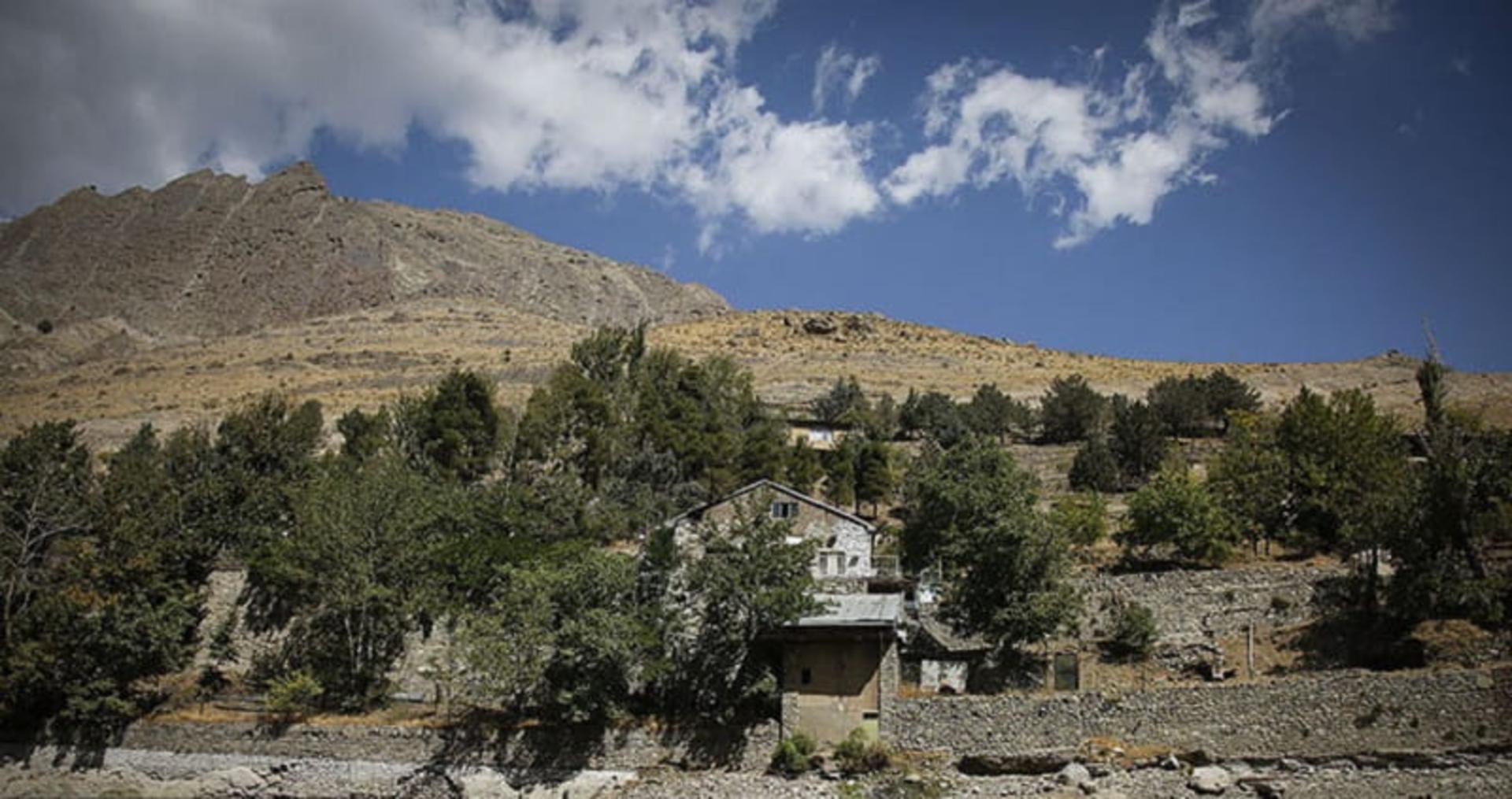 چشم انداز روستای واریان