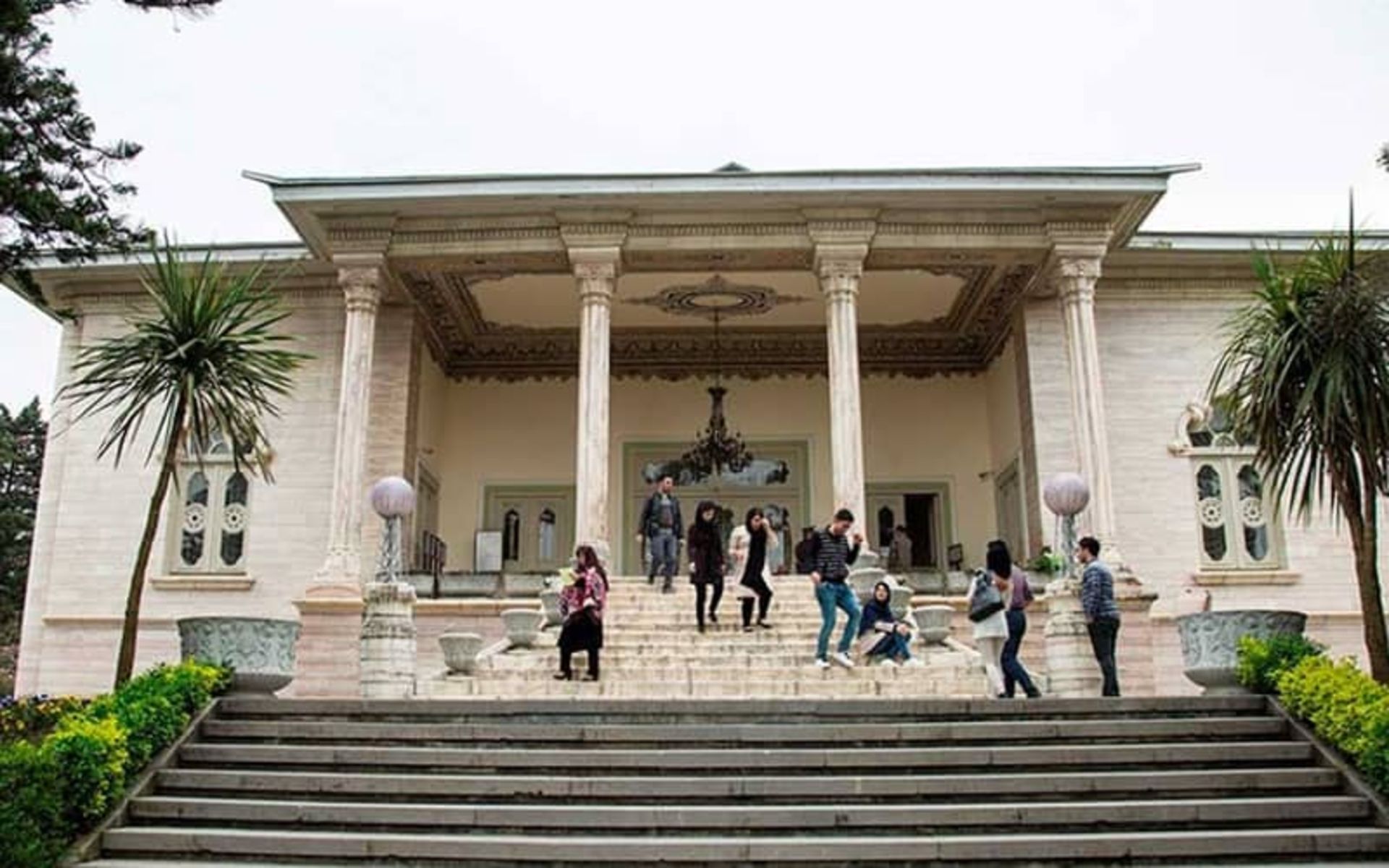 پلکان ورودی کاخ موزه رامسر