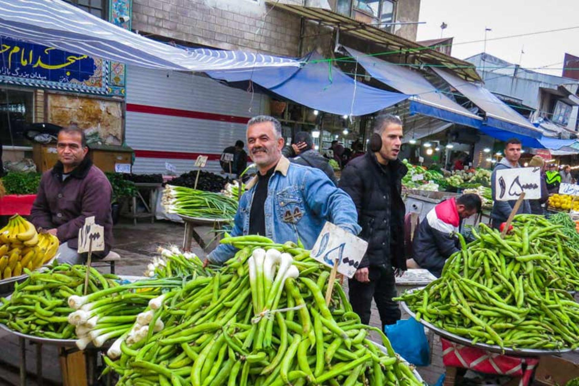 سبزیجات تازه در بازار بزرگ رشت