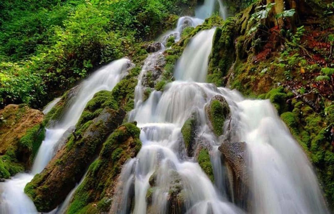 آبشار پر آب اوبن