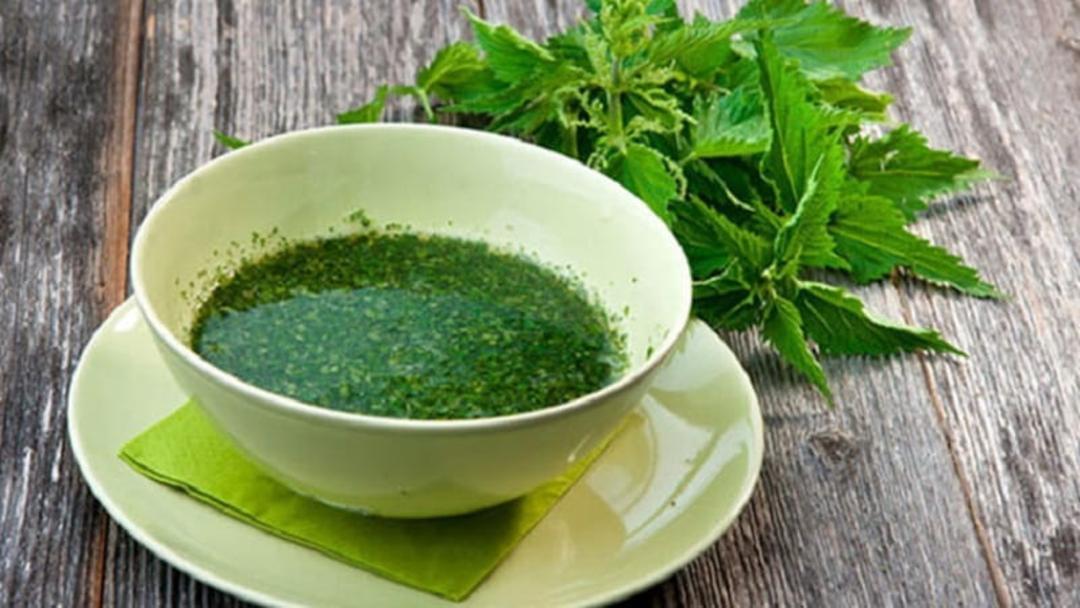 طرز تهیه سوپ گزنه