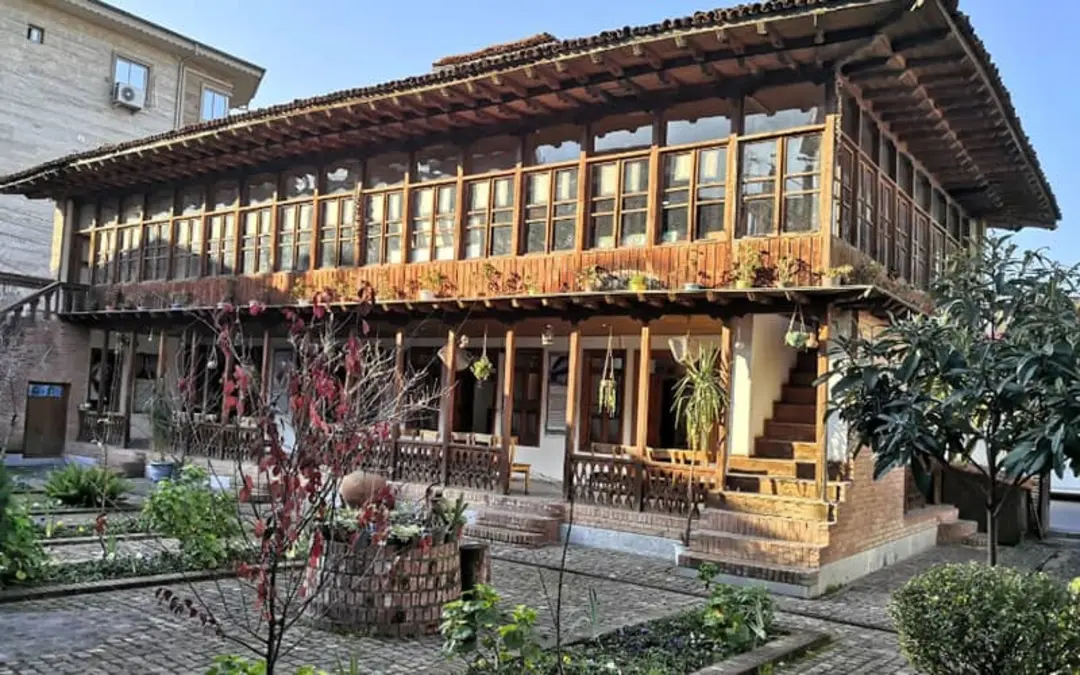 ساختمان قدیمی خانه میرزا کوچک خان در رشت