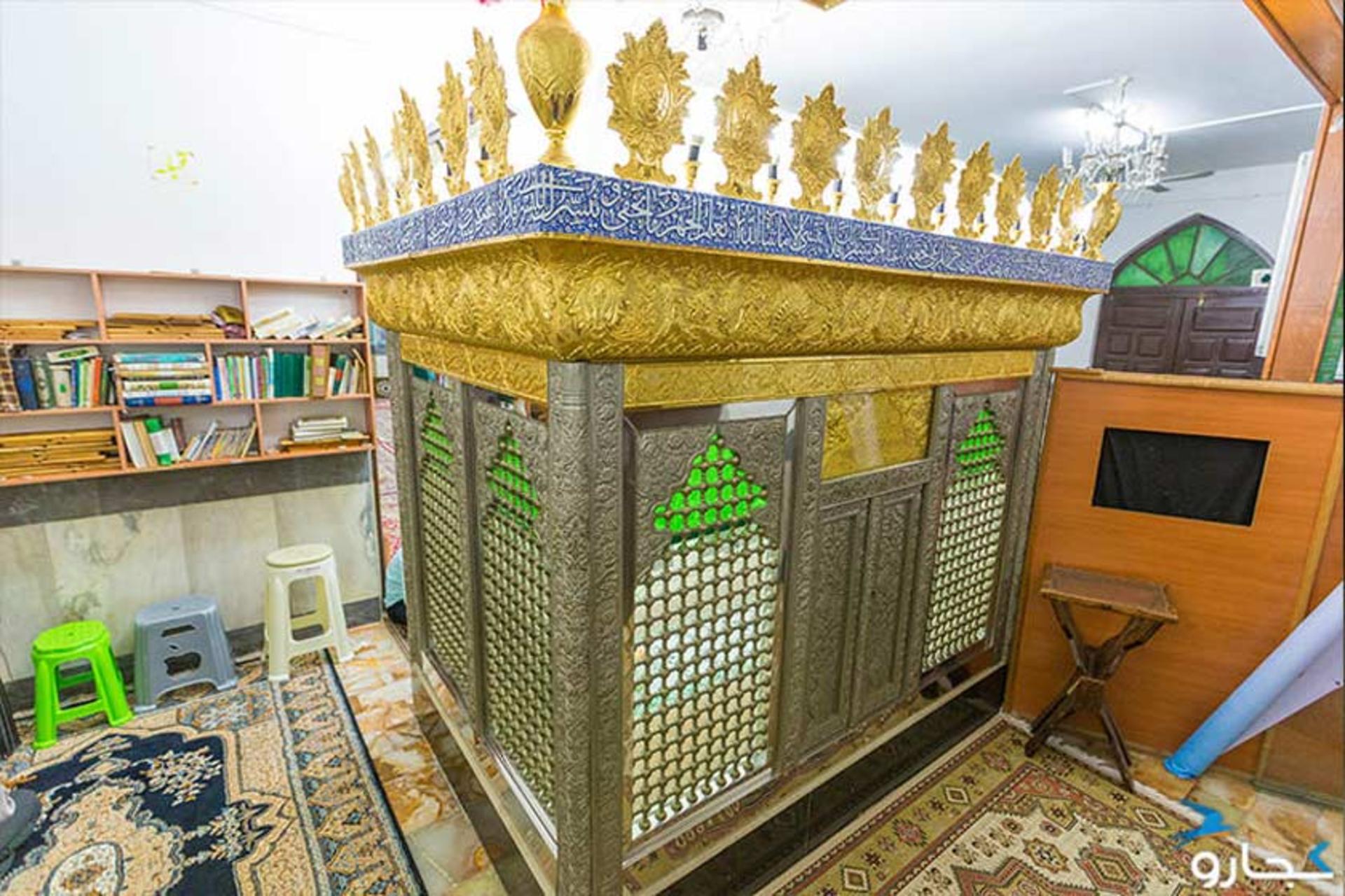 آرامگاه یکی از عرفای رشت در  قبرستان سلیمان داراب