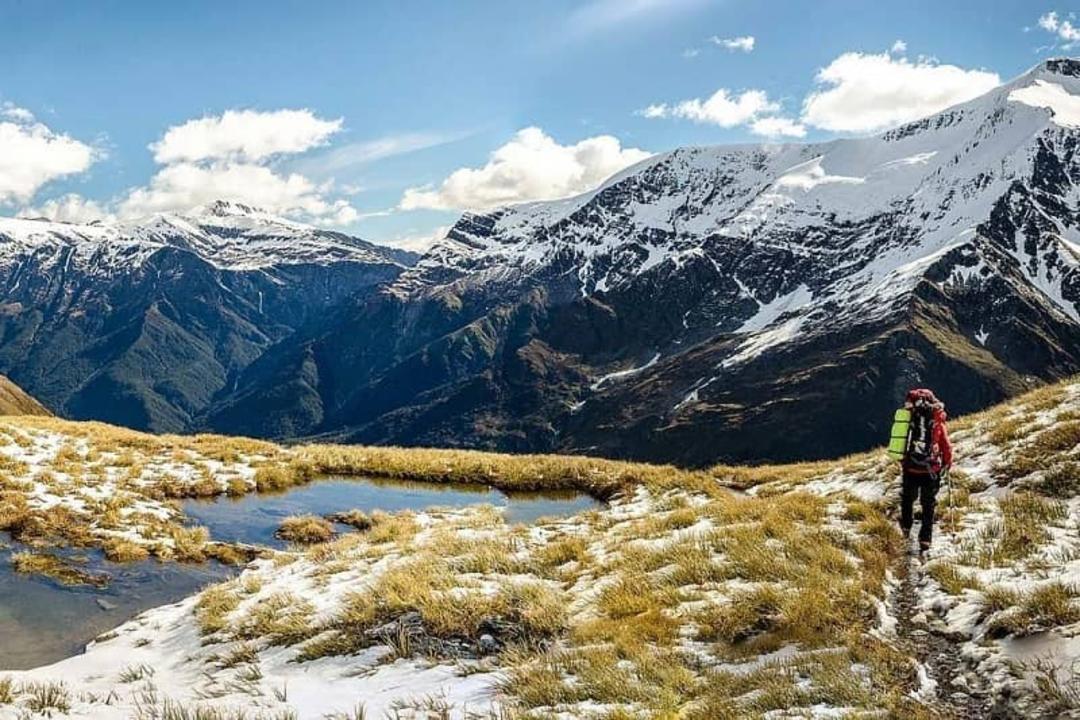 دریاچه ای در ارتفاعات کوهستان