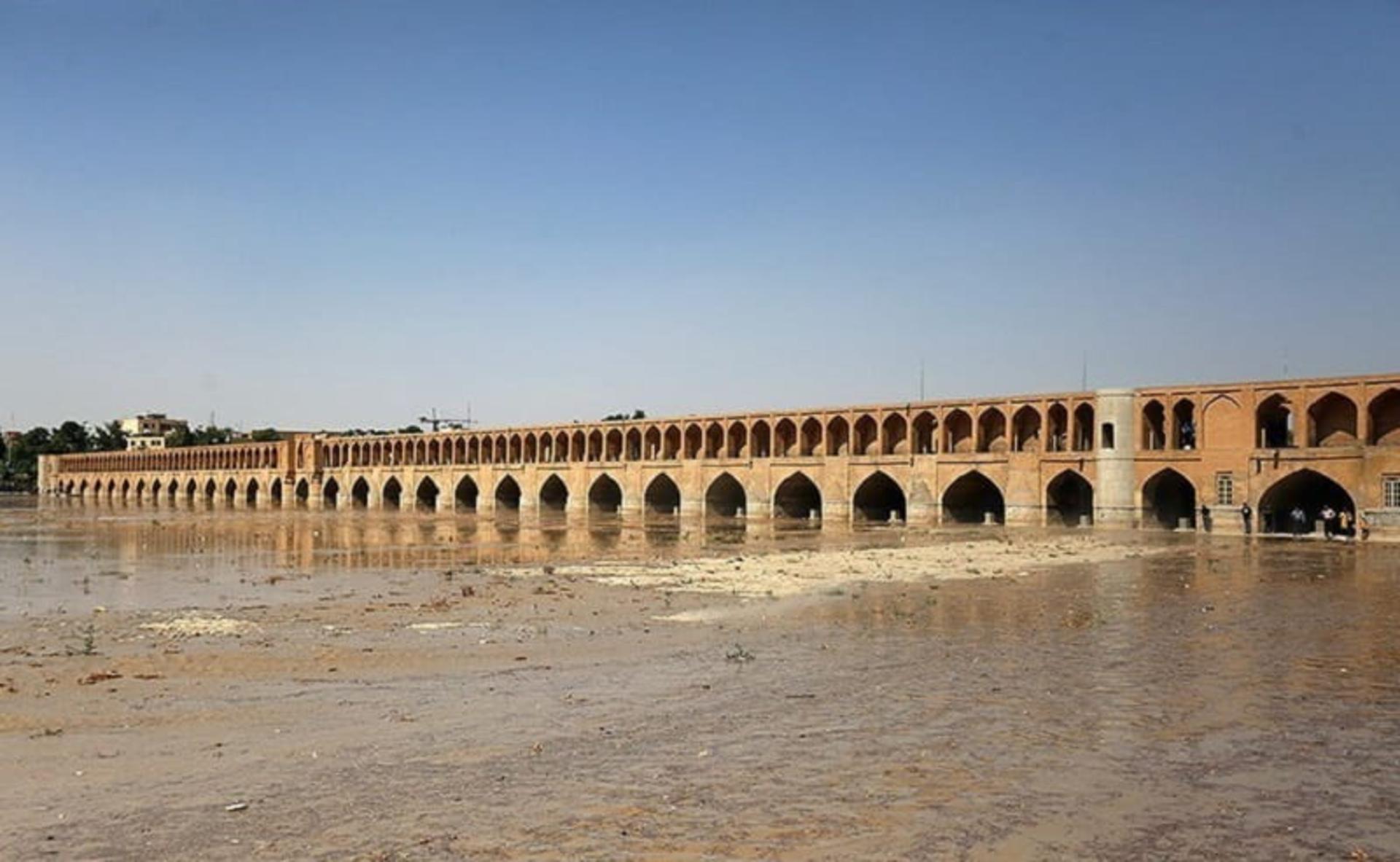 زاینده رود خشک از نگاهی دیگر
