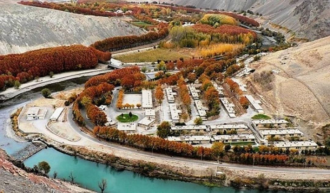 دهکده تفریحی توریستی سد زاینده رود چادگان