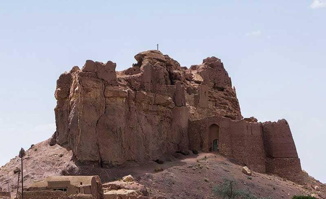 عکس قلعه روستای شواز 