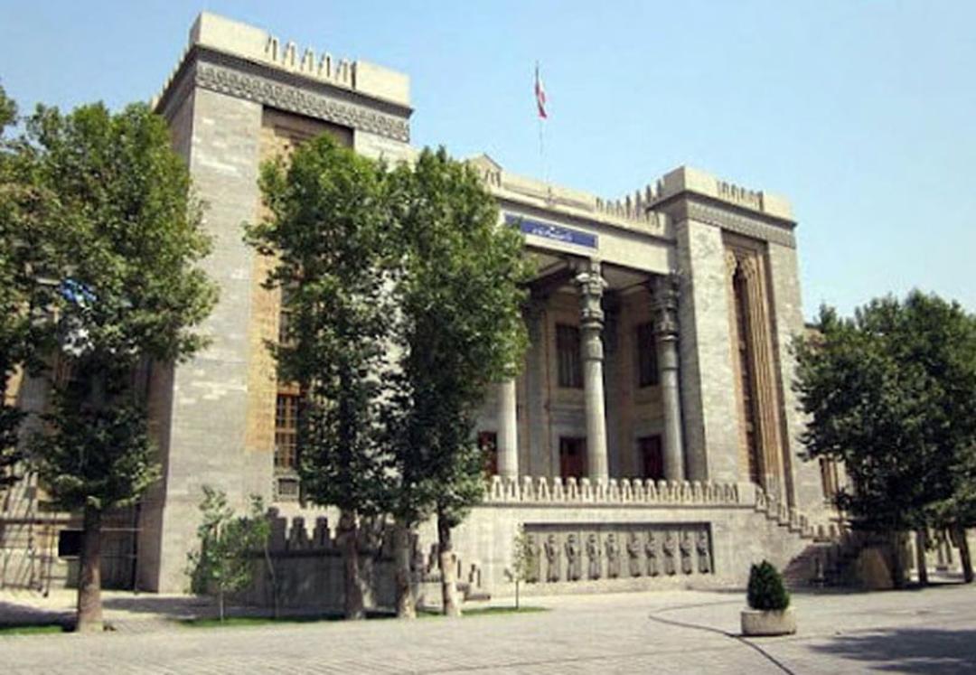 کاخ شهربانی یا وزارت امور خارجه میدان مشق از نمای کنار