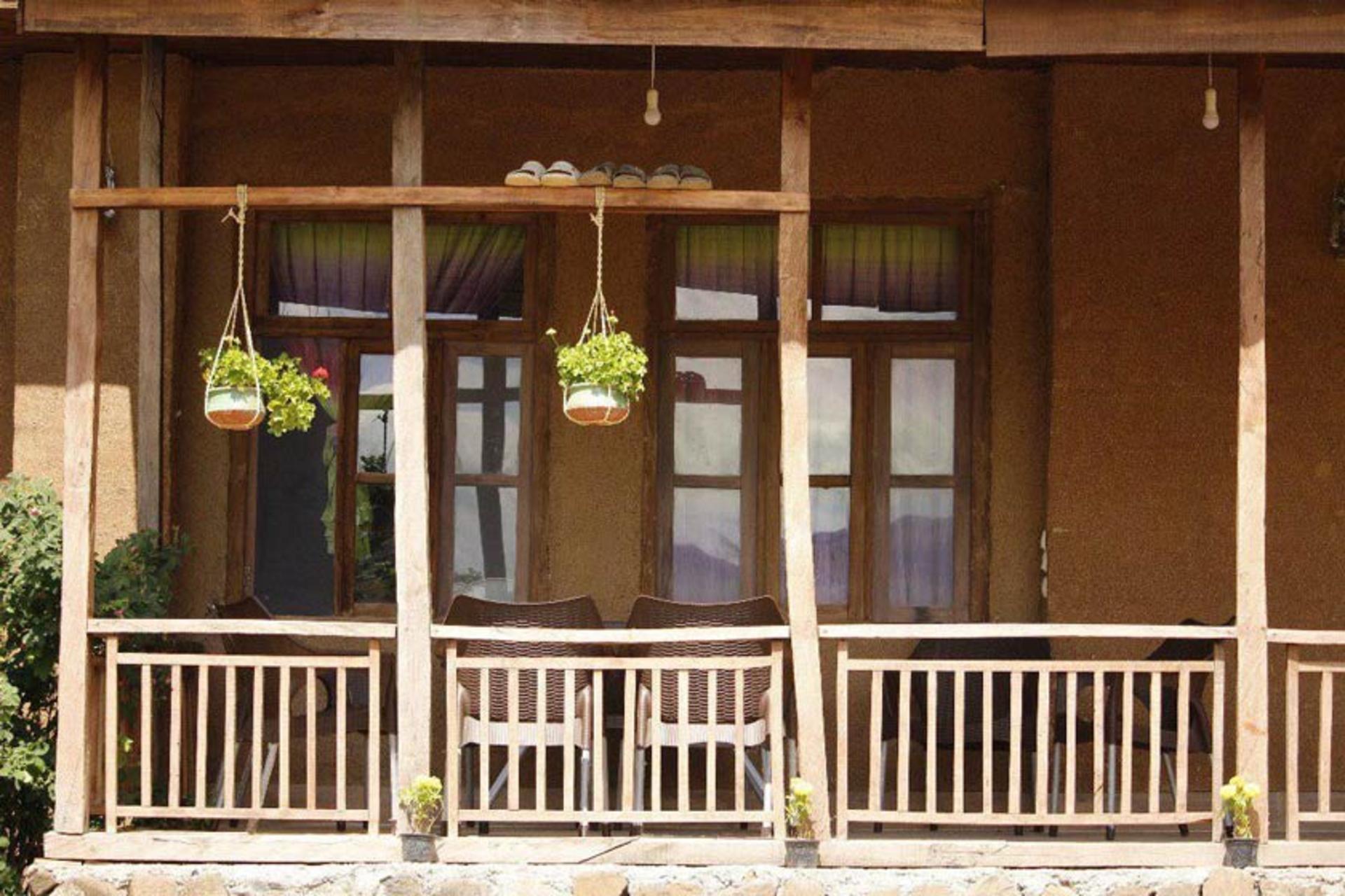 نمای بیرونی اقامتگاه بومگردی سورگل دیلمان