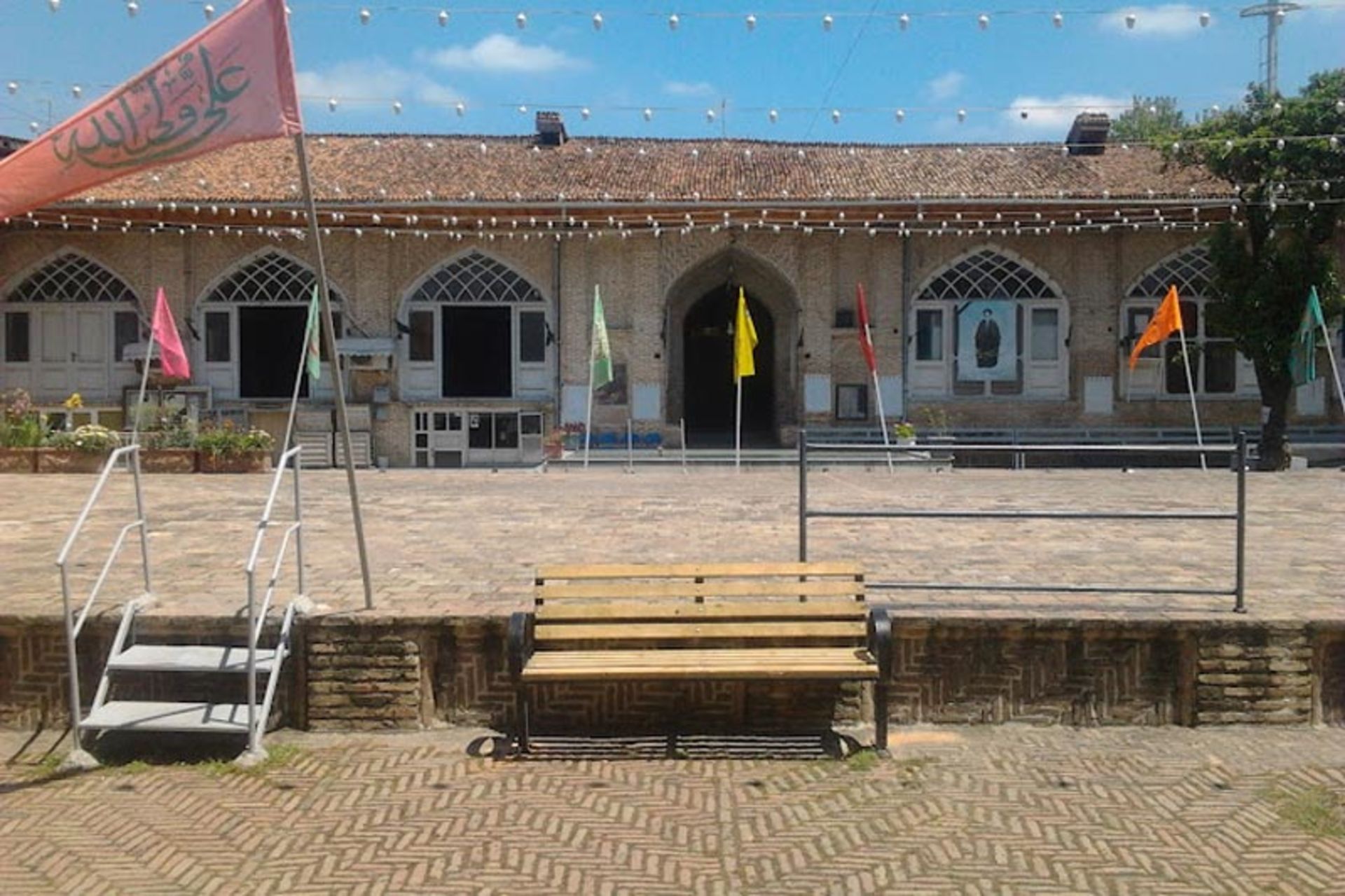 محوطه مسجد جامع ساری