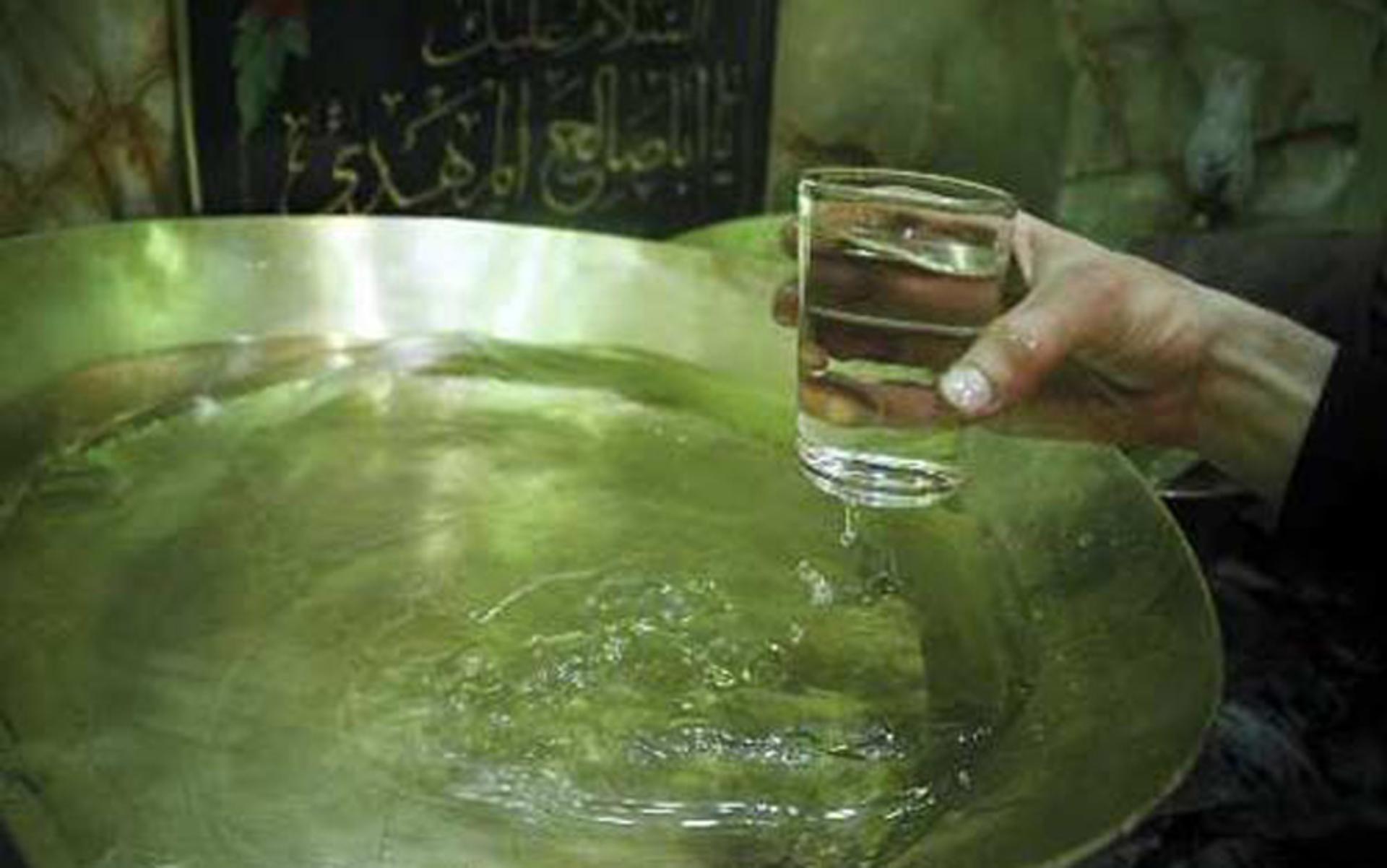 طشت و لیوان آب در مراسم عزاداری