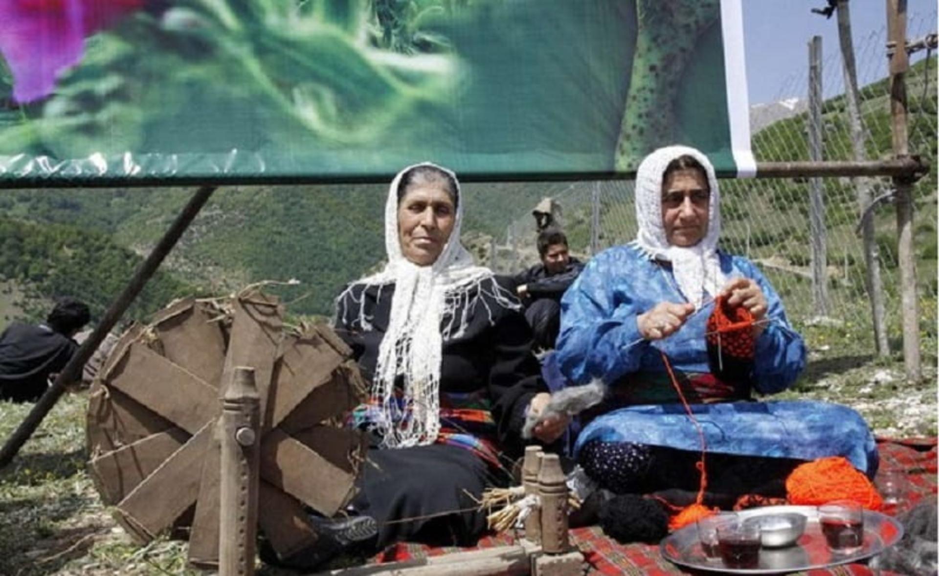 زنان محلی بافنده