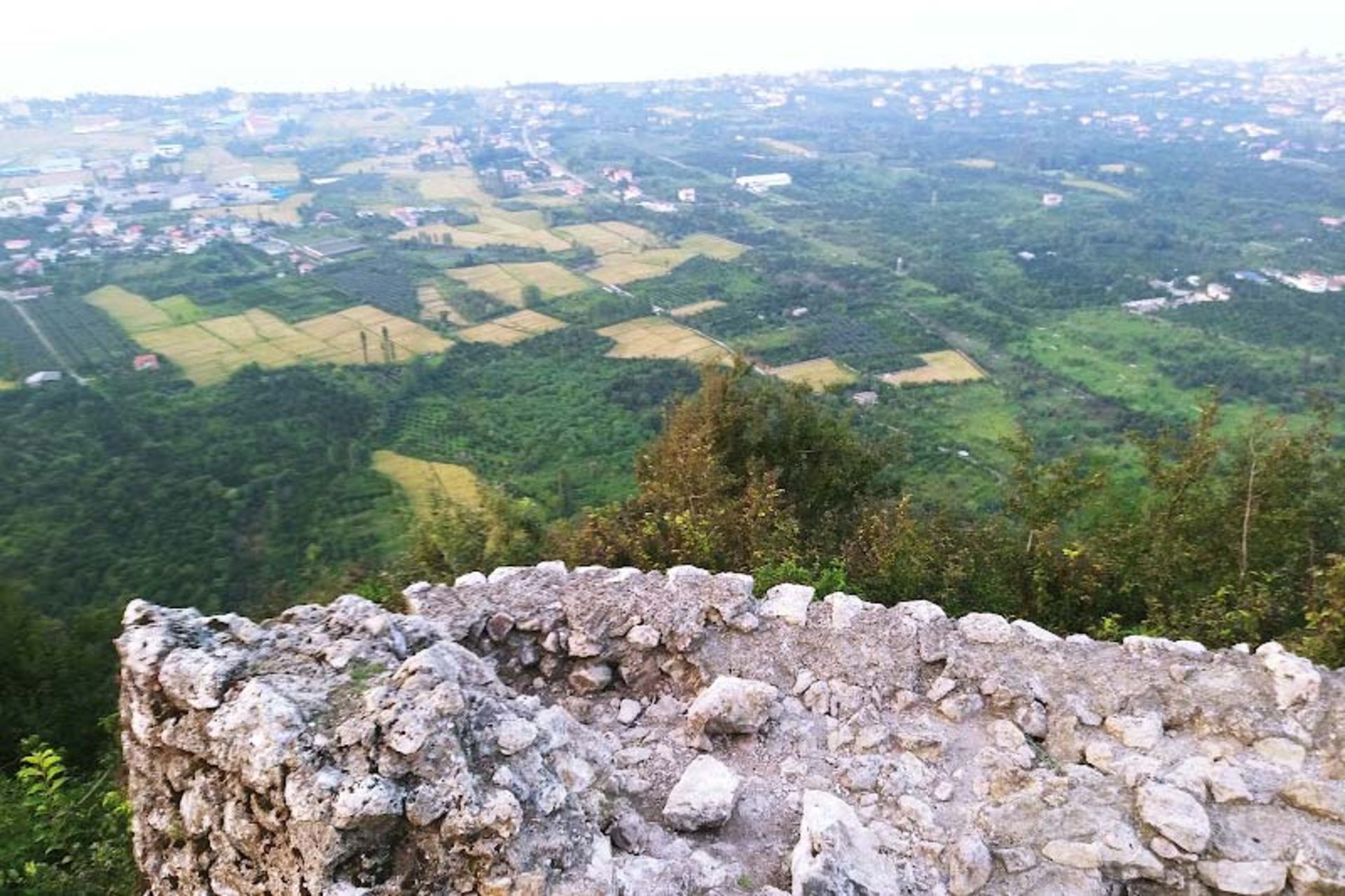 چشم‌انداز اطراف در قلعه مارکوه