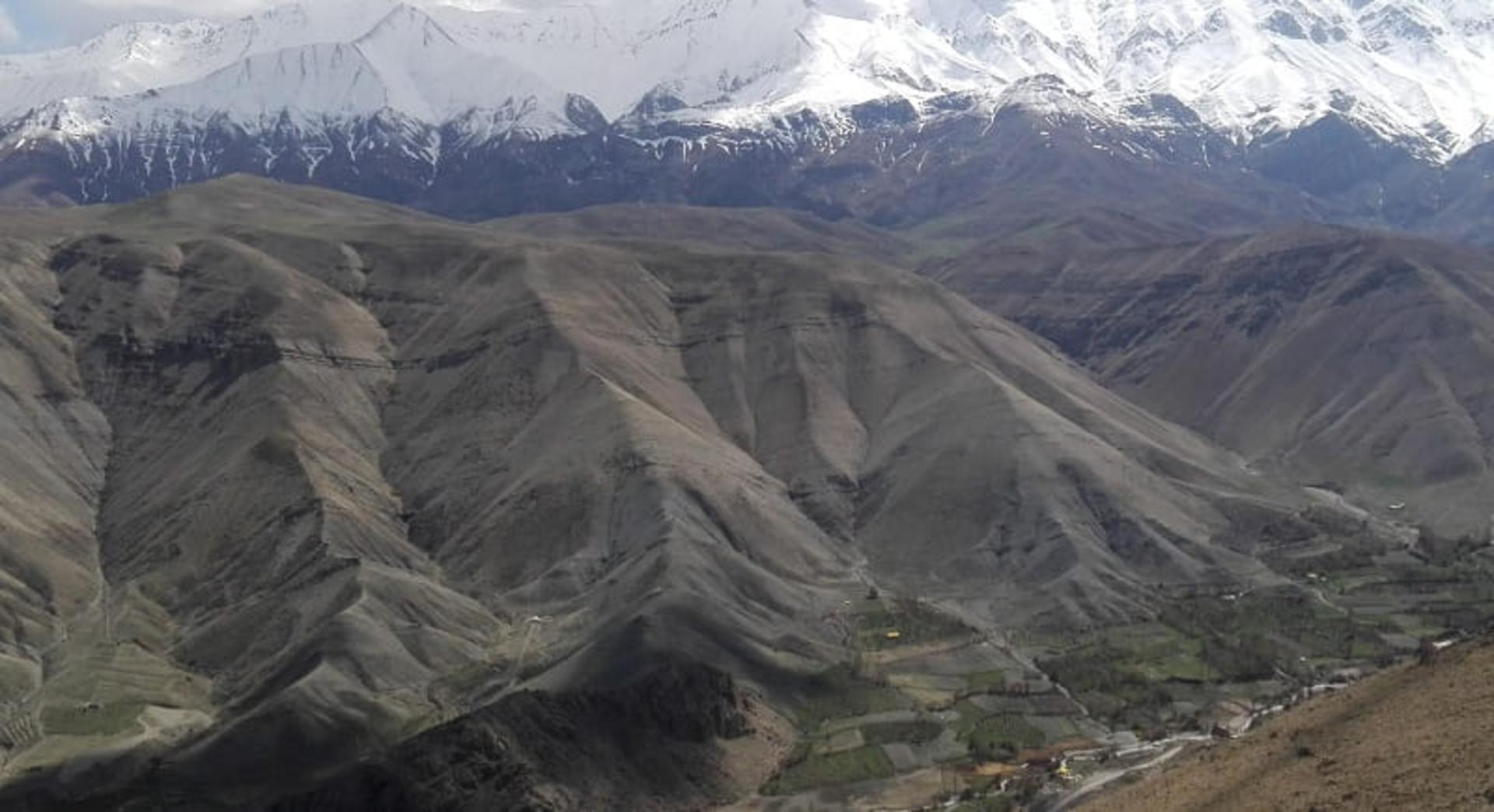 کوه های مرتفع در روستای اندریه