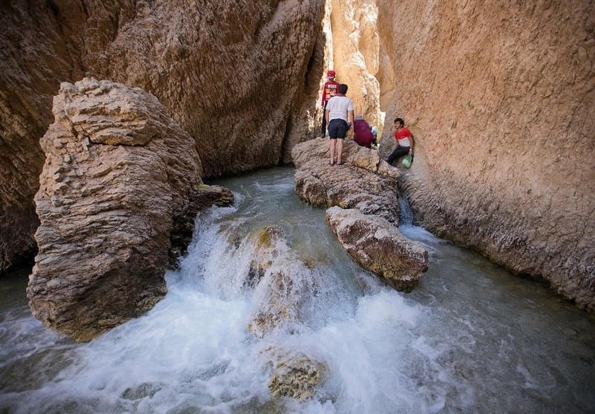 رودخانه خروشان