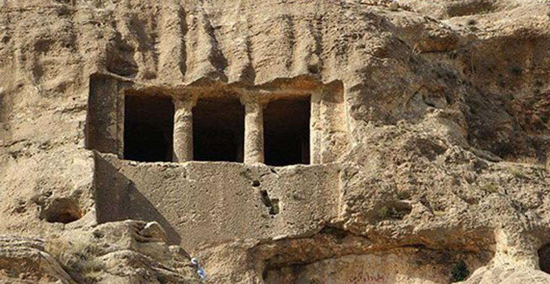 فخر یکا مقبره دیاکو