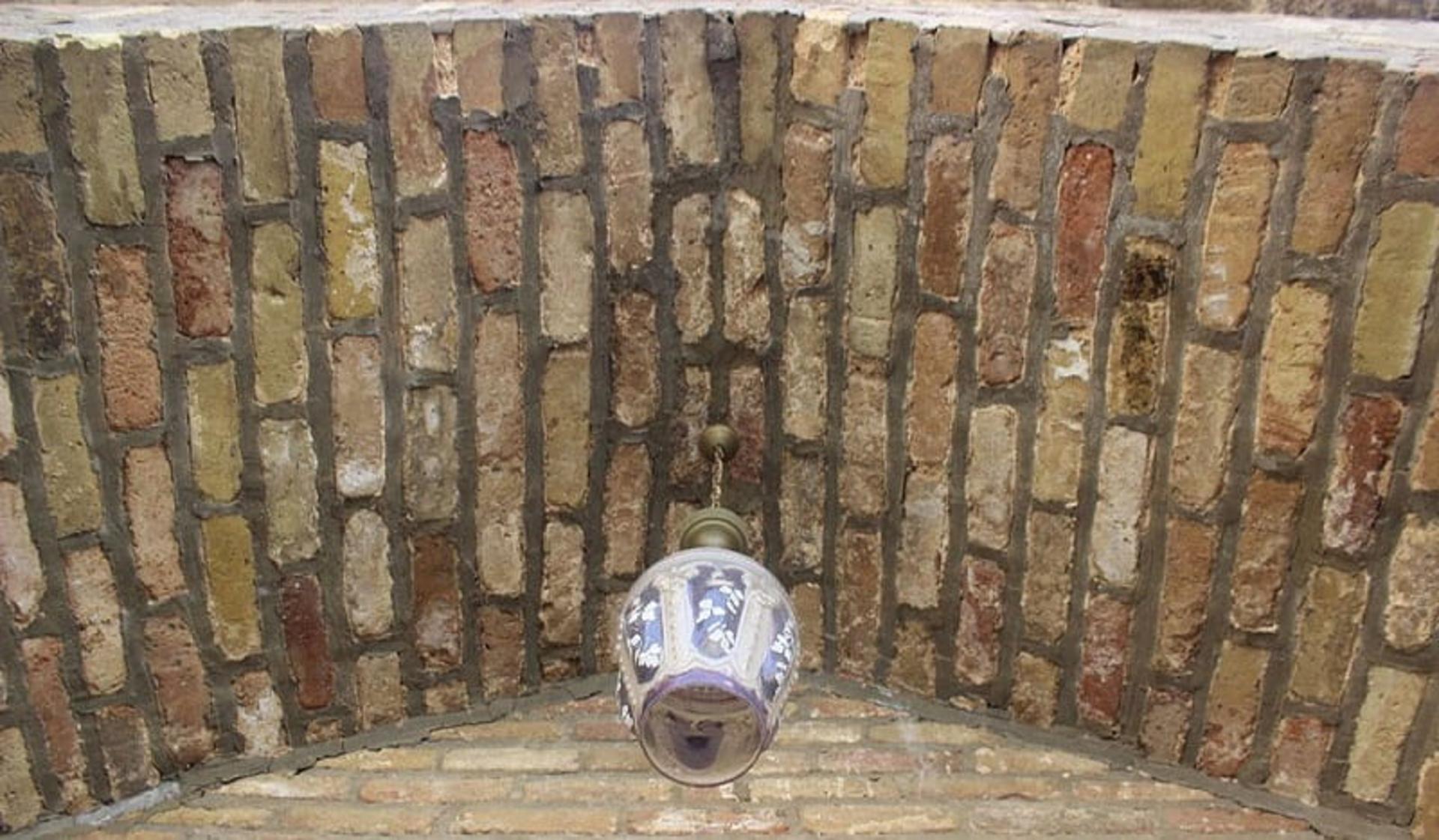 چراغ بالای ورودی 