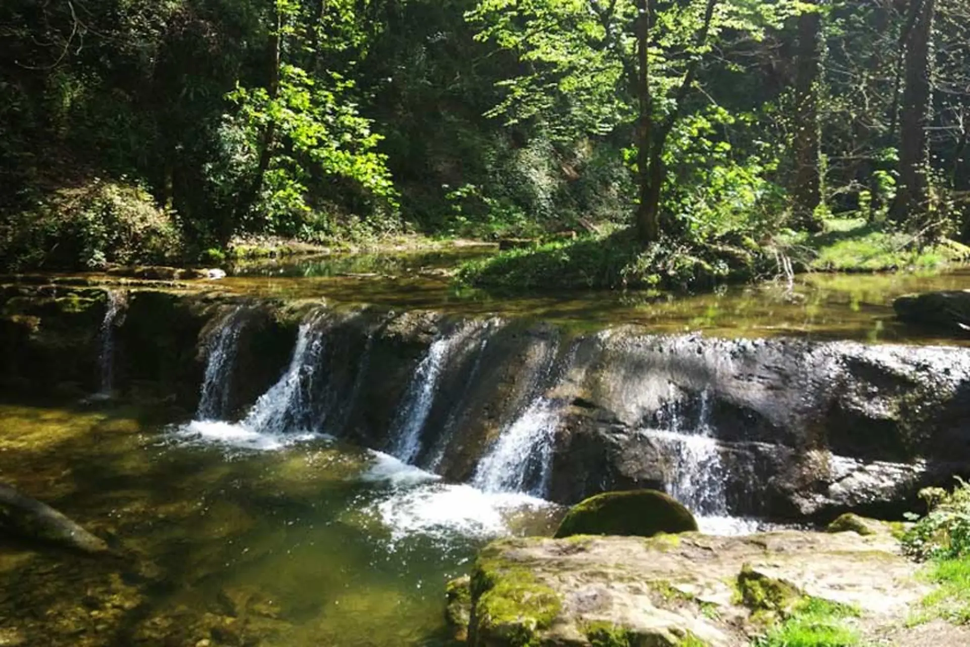 طبیعت زیبای هفت آبشار تیرکن