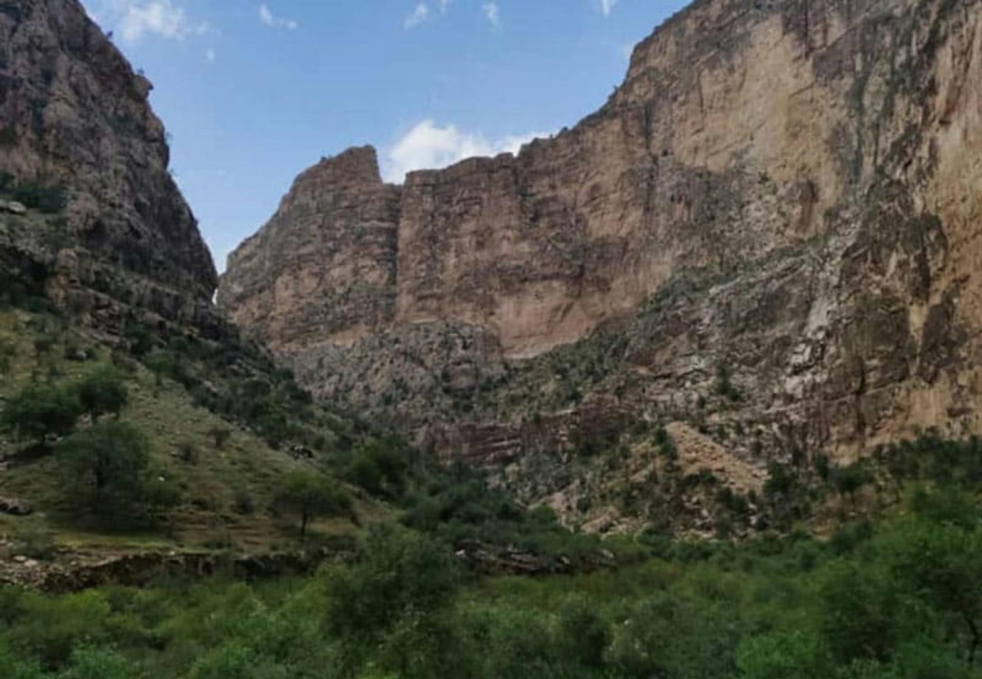 تنگه پر پیچ و خم هایقر از نمای پایین