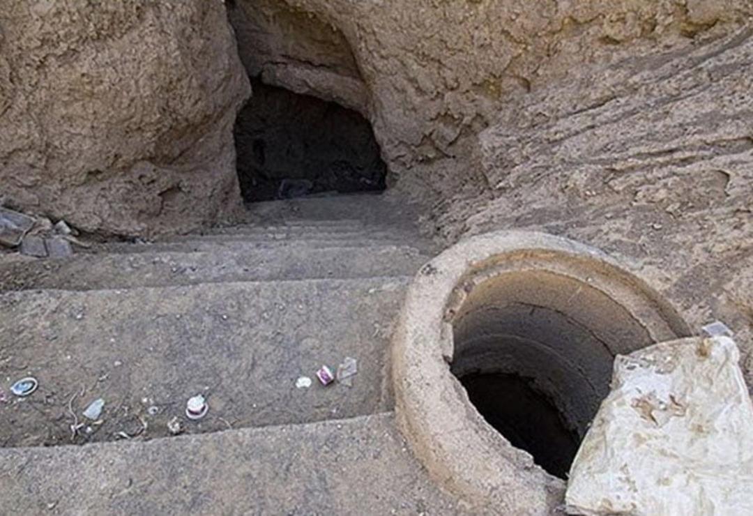 دهانه ورودی قنات قصبه گناباد در استان خراسان رضوی