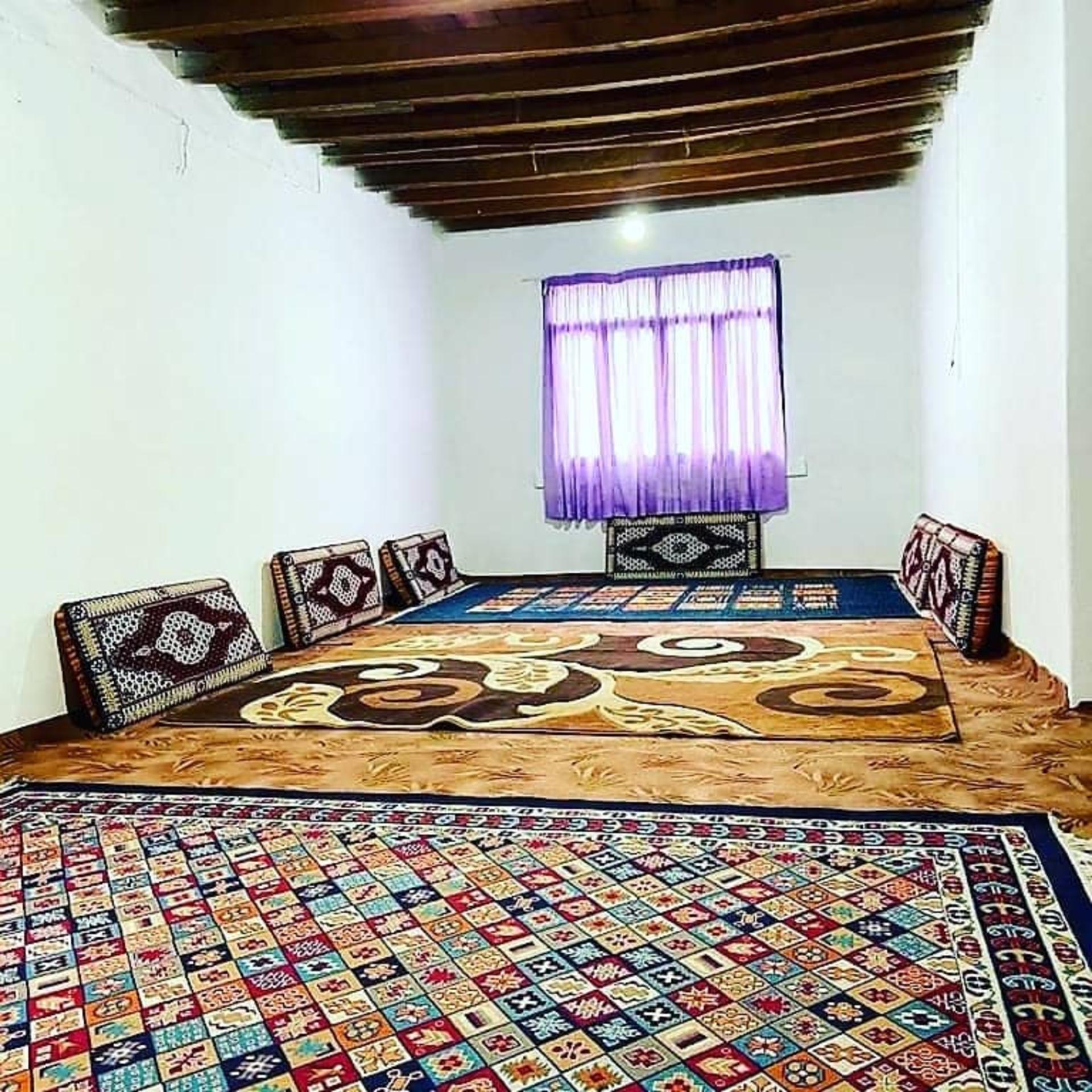 فضای داخلی کلبه چوبی