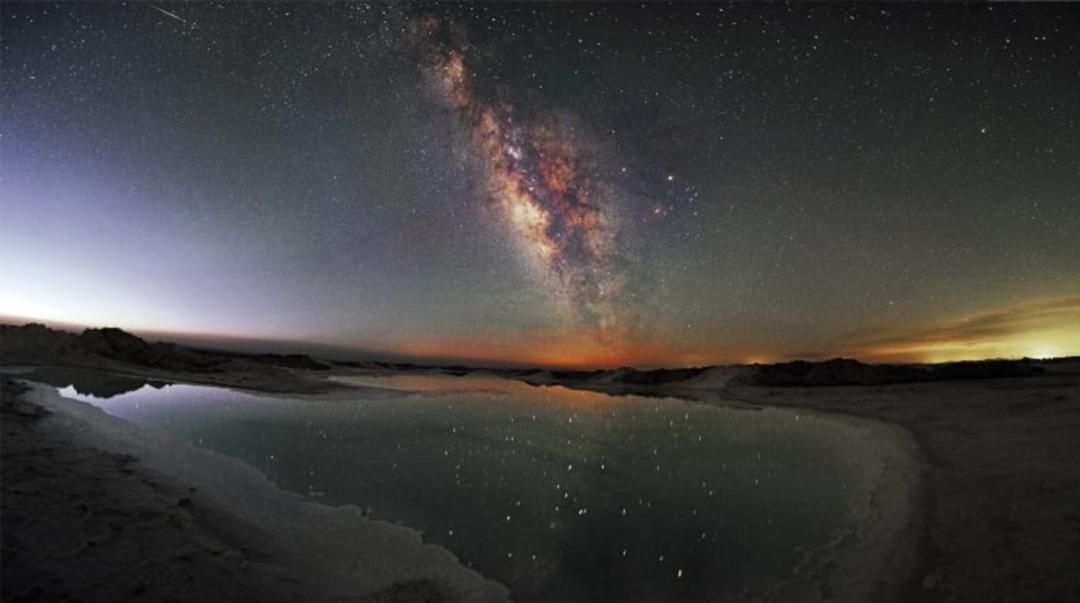 آسمان پر ستاره تالاب گاوخونی