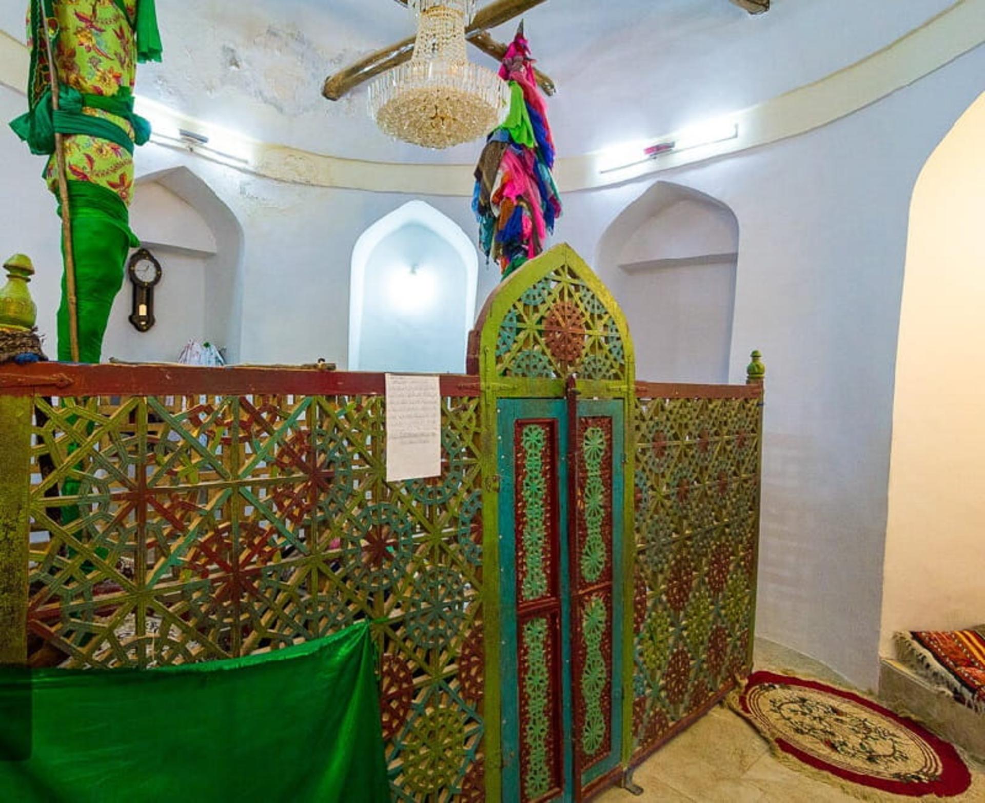نمای داخلی مقبره کاوه آهنگر