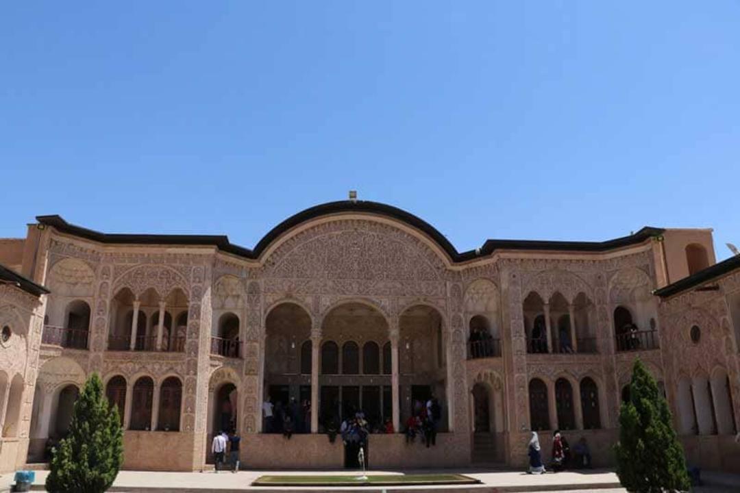 خانه طباطبایی ها