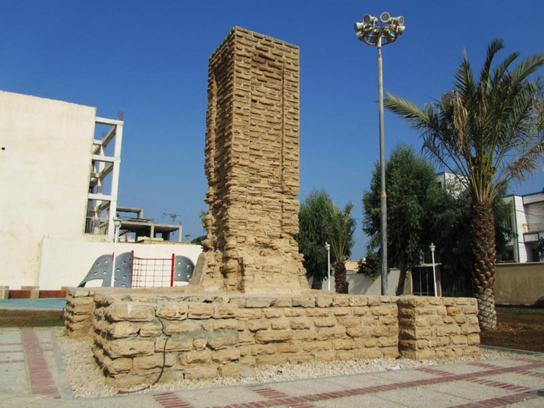 بنای آجری قبر جنرال بوشهر