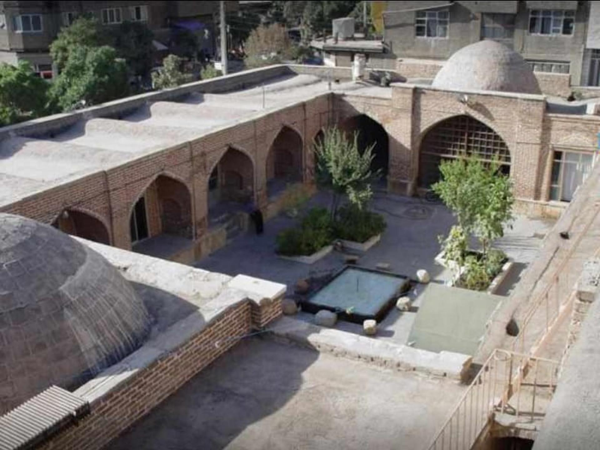 مسجد سرخ مهاباد