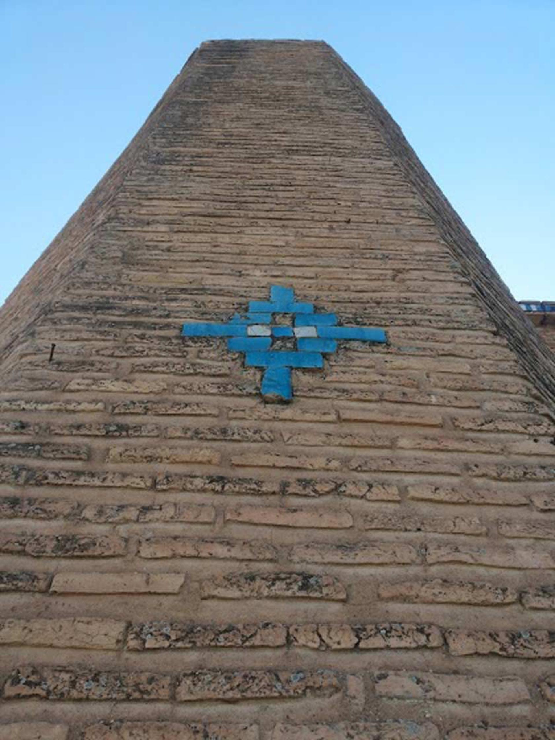کاشی‌کاری در آرامگاه یعقوب لیث صفاری
