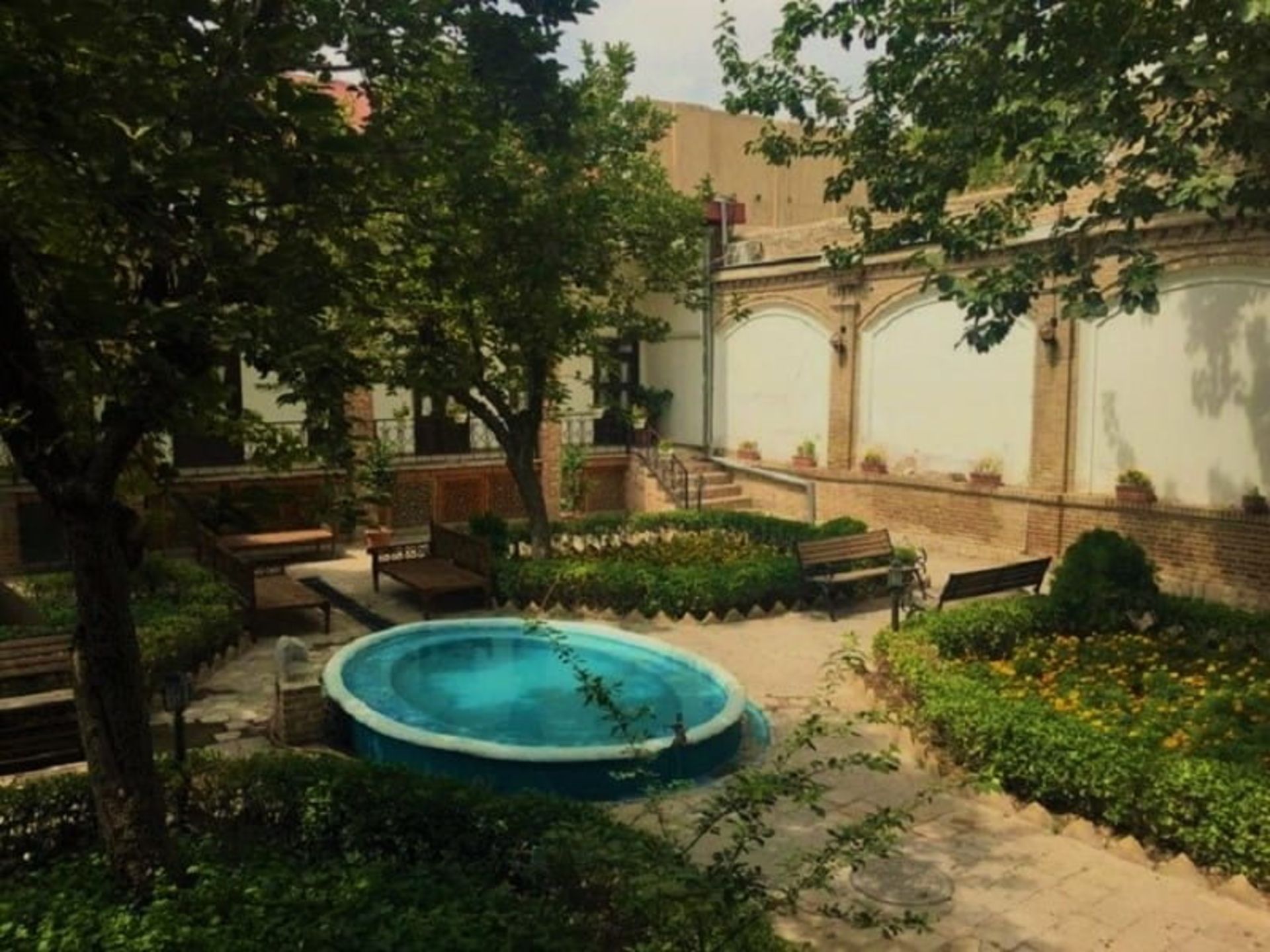 حیاط شمالی از نمایی دیگر