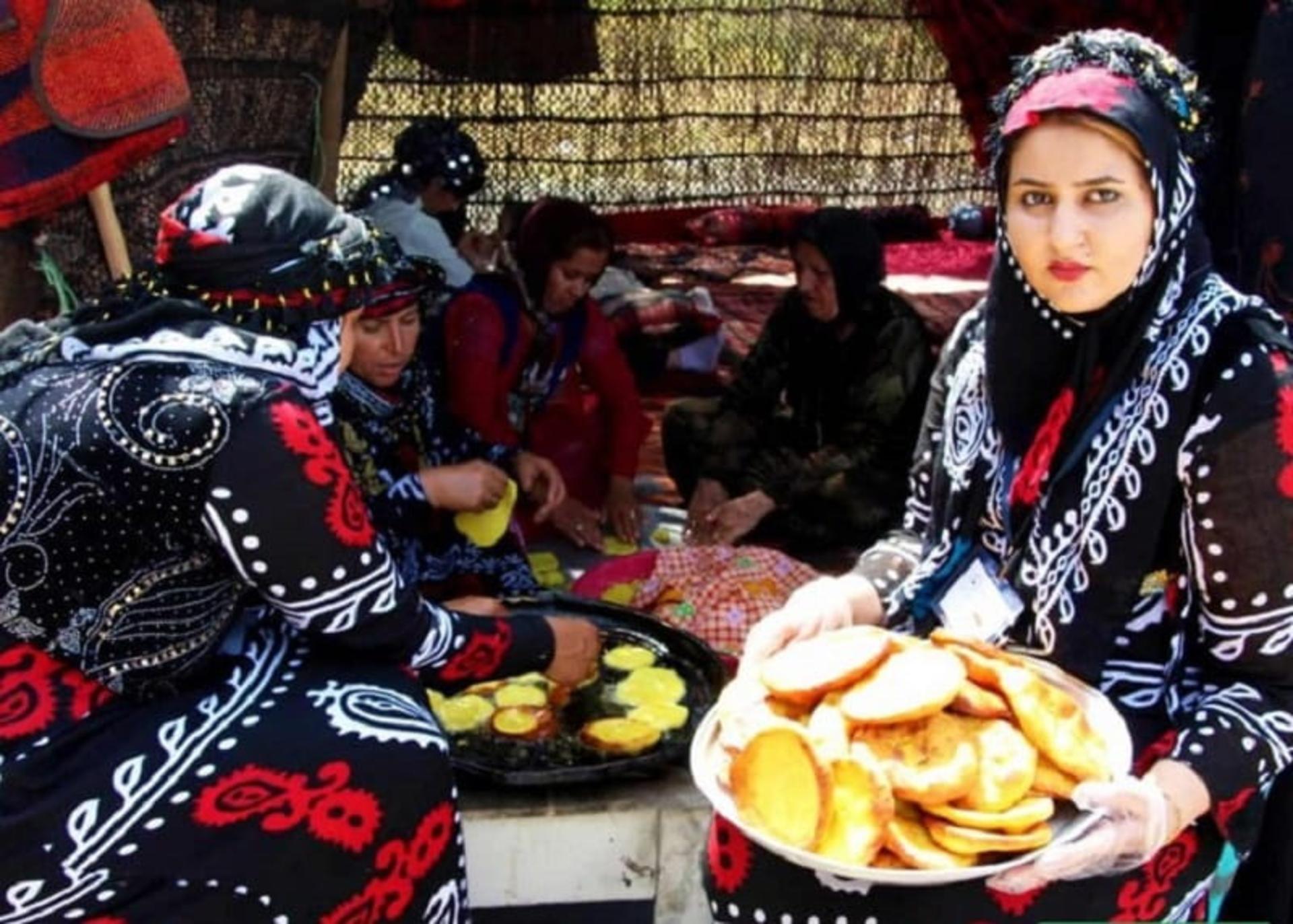 پخت نان محلی 