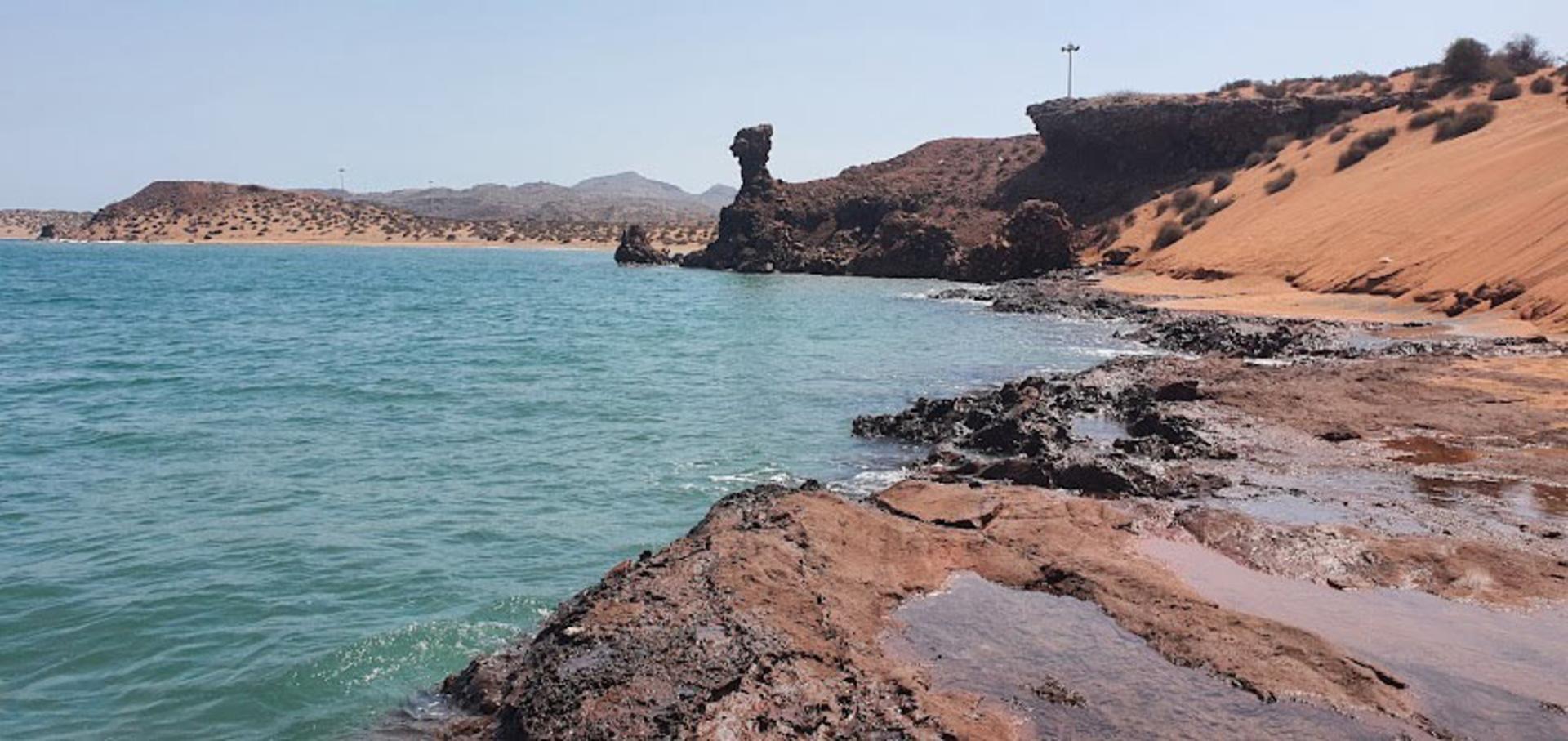 سواحل صخره‌ای جزیره لارک