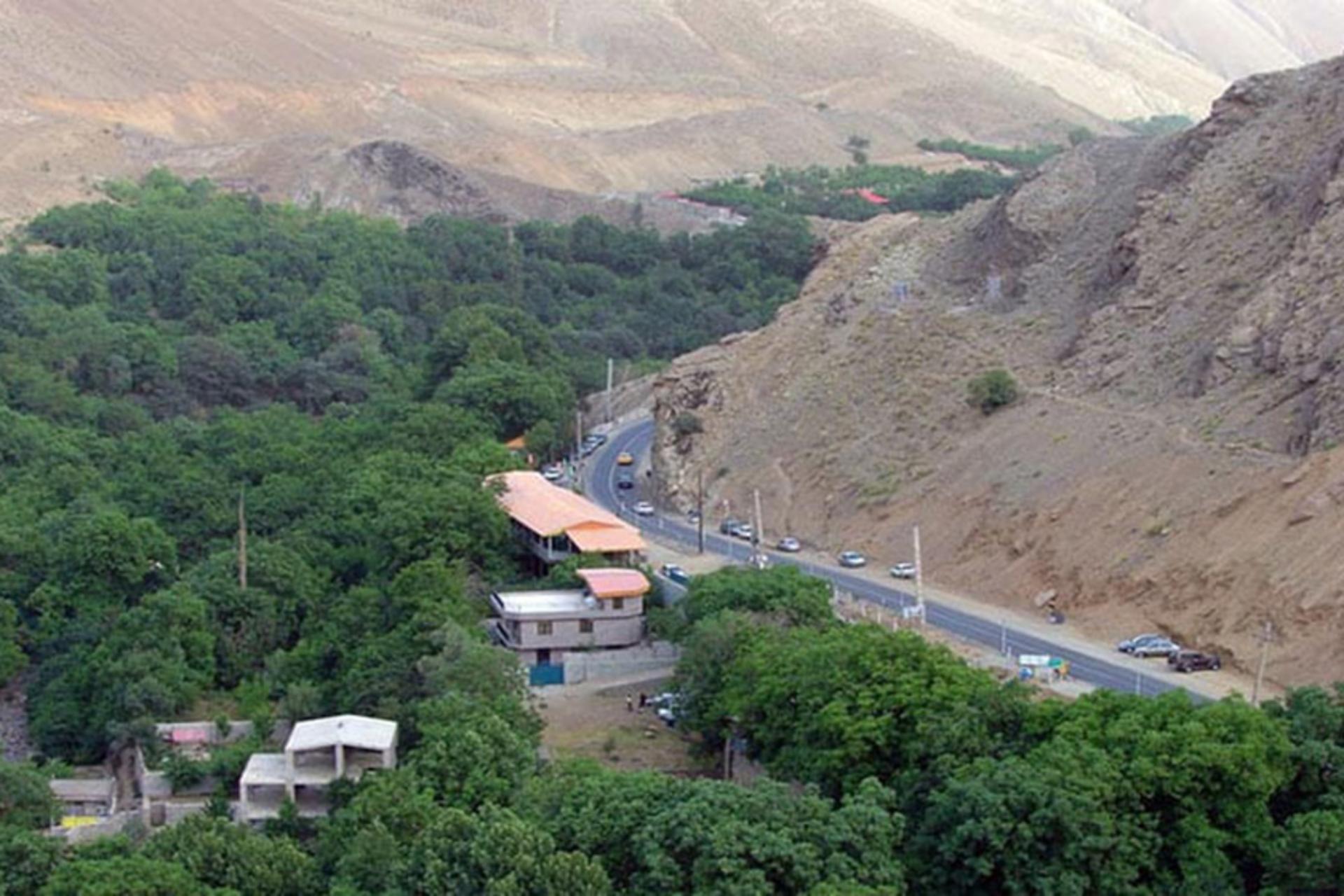 طبیعت سرسبز دره فرحزاد