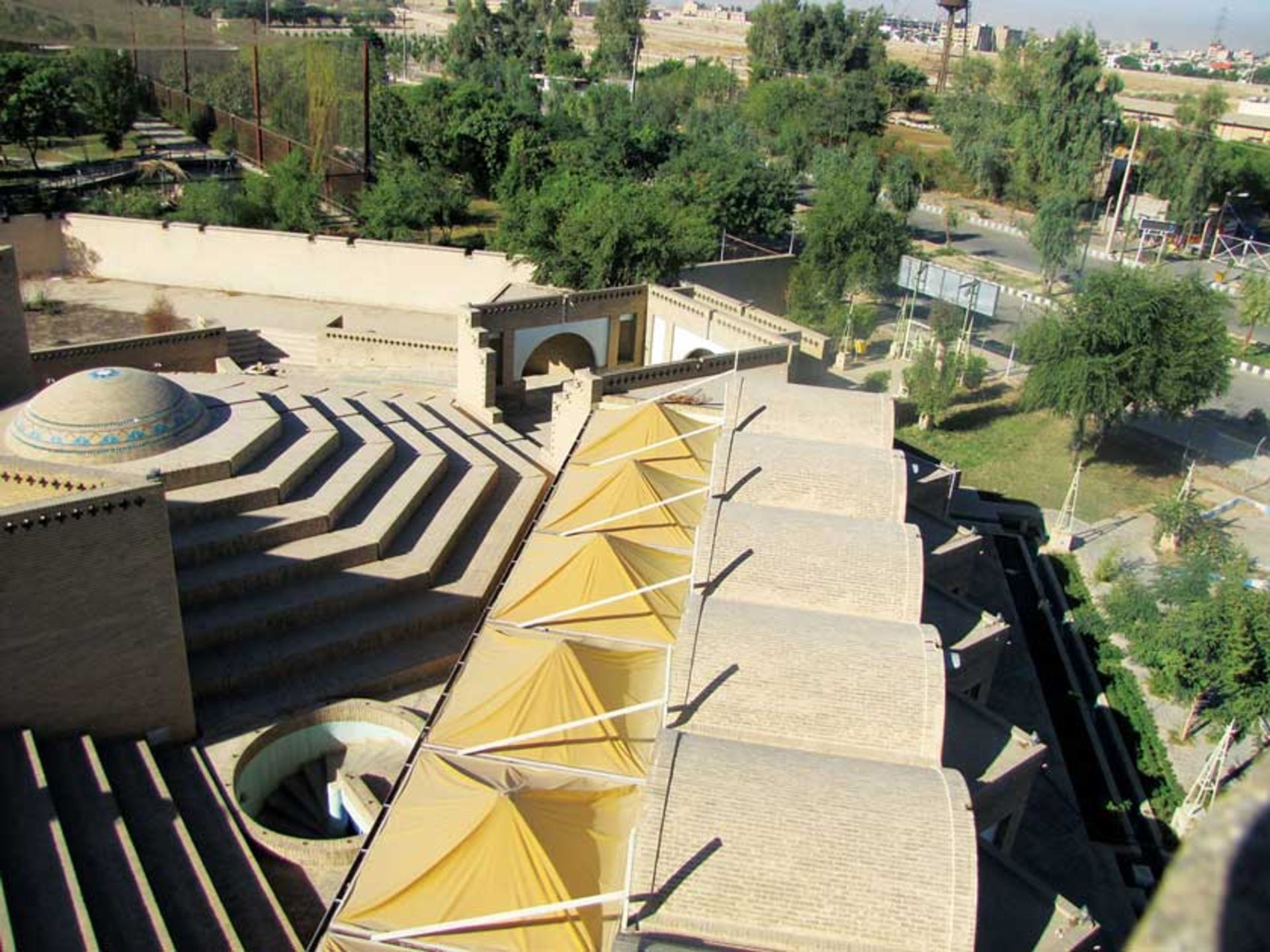 سقف مجتمع فرهنگی سینمایی دزفول