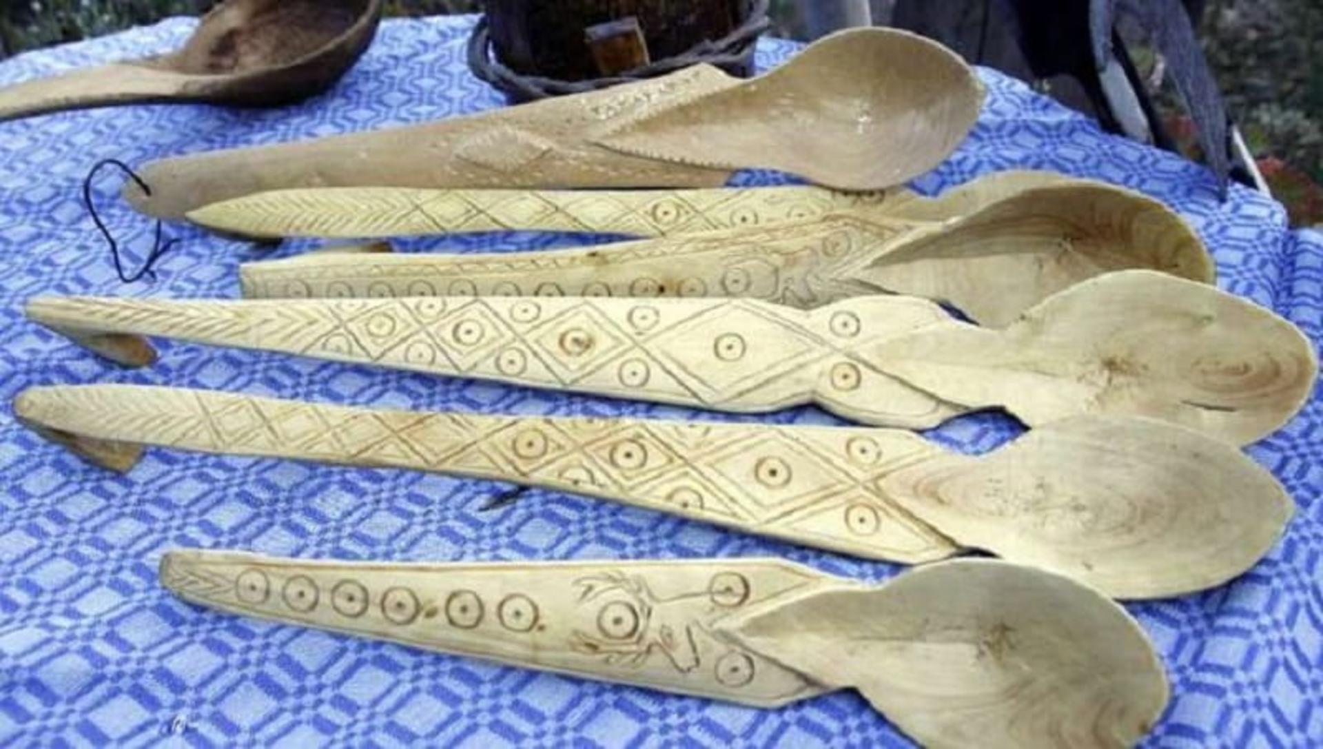 قاشق چوبی