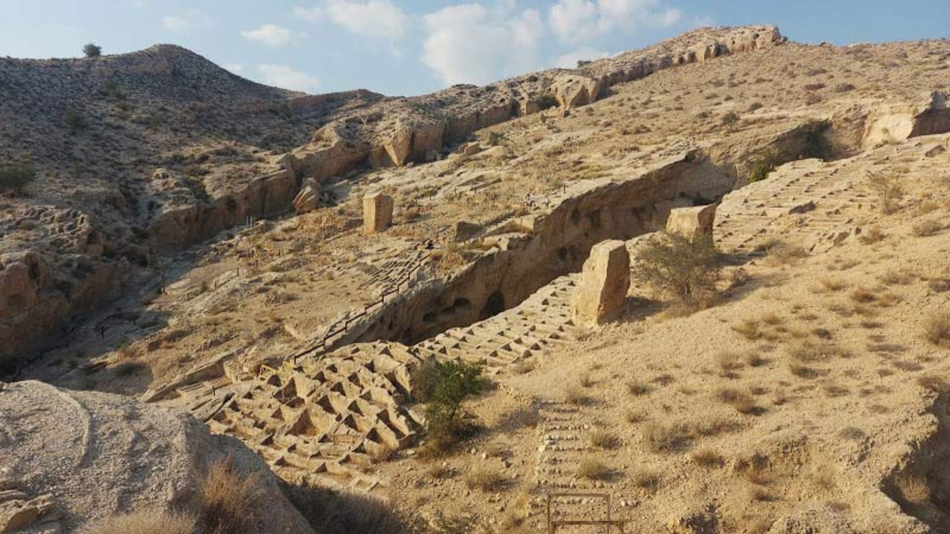 گورستان صخره‌ای سیراف