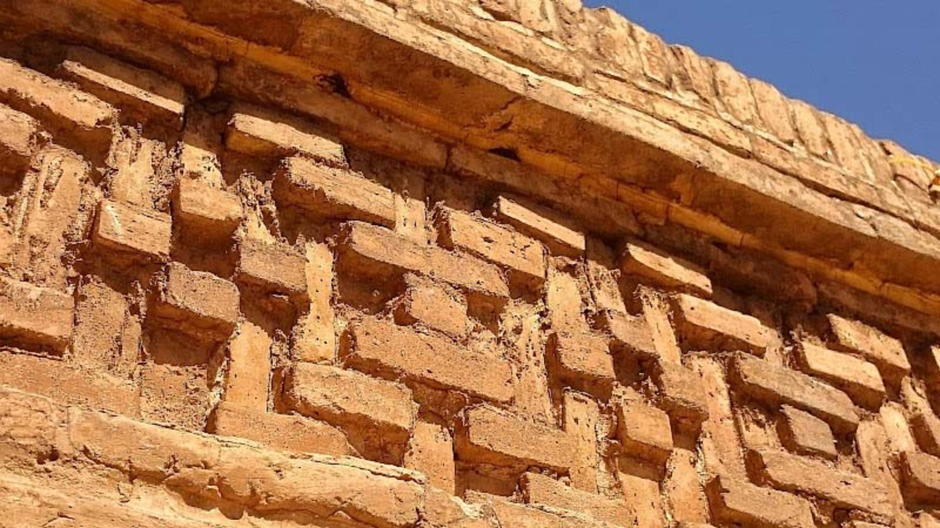 تزیینات معماری خانه تیزنو