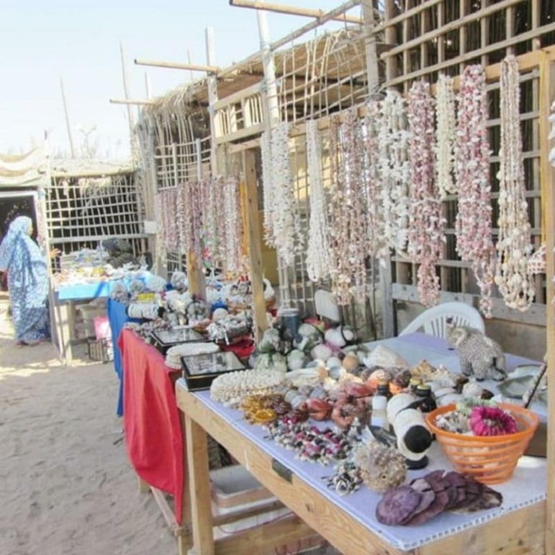 خرید یادگاری از بازار هنگام