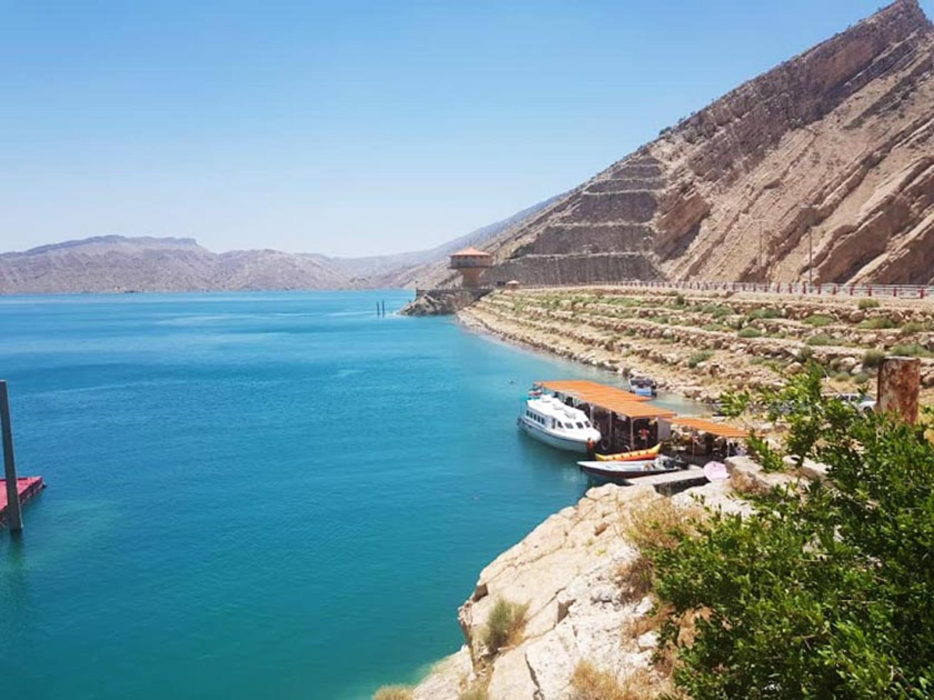 تفریحات آبی در دریاچه سد مارون
