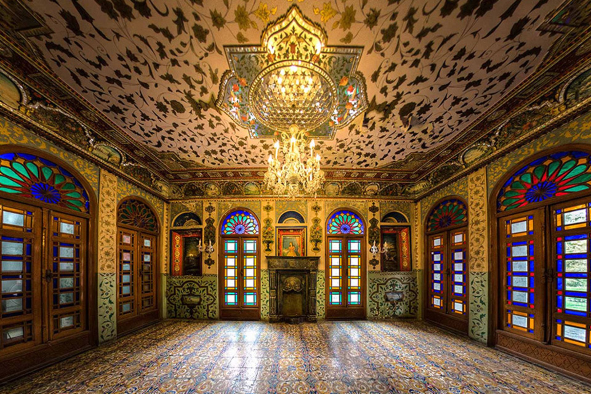 یکی از اتاق‌های کاخ گلستان