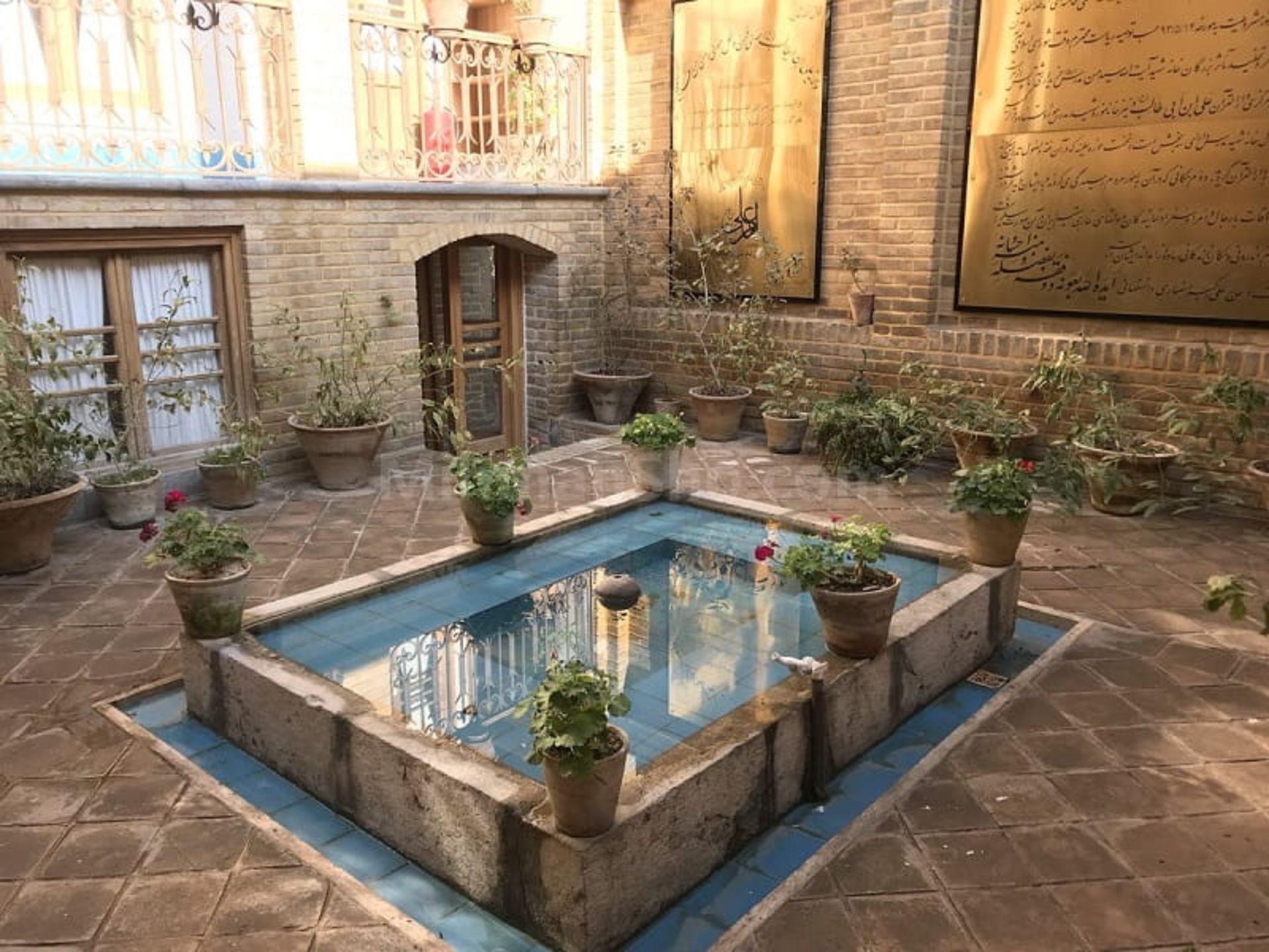 سفره خانه سنتی فخرالملوک