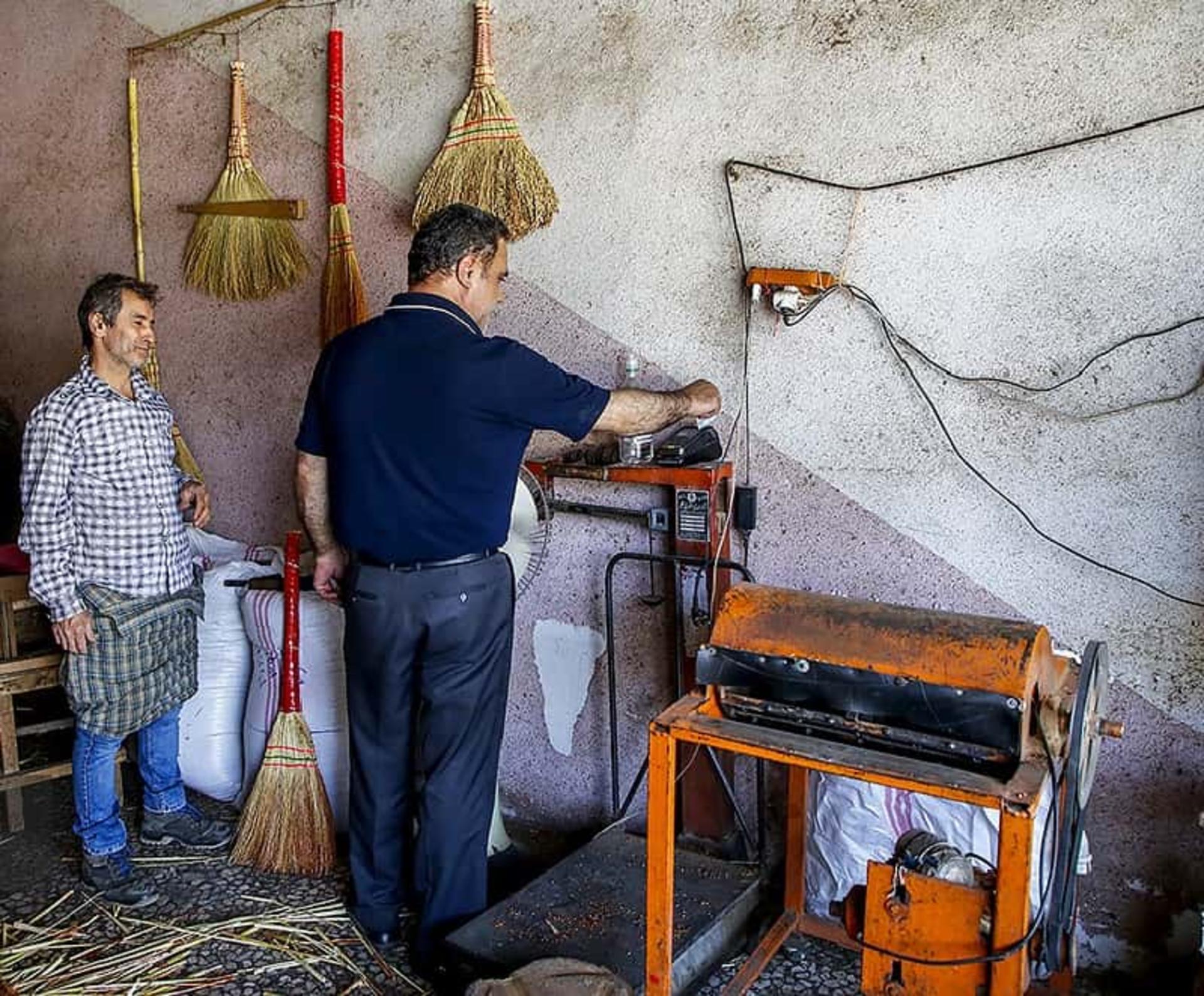 کارگاه جارو بافی