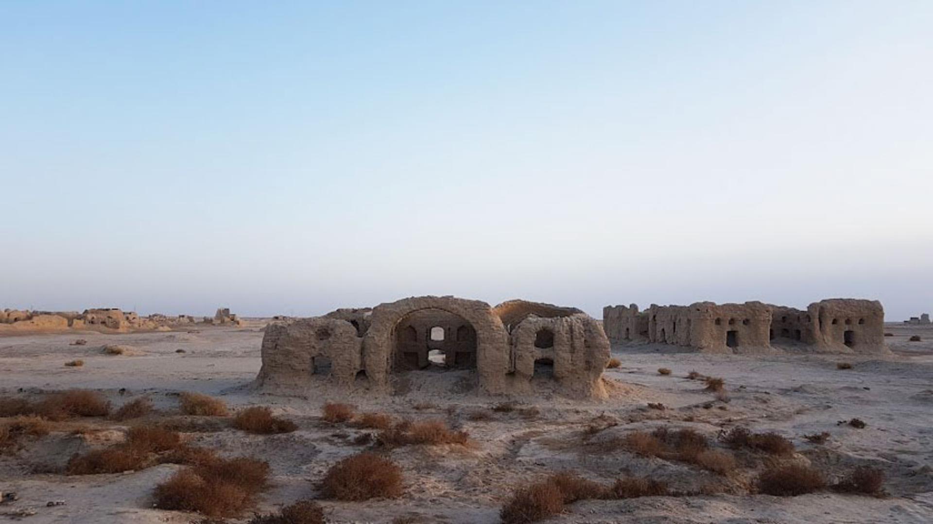 آثار بازمانده از قلعه رستم زابل