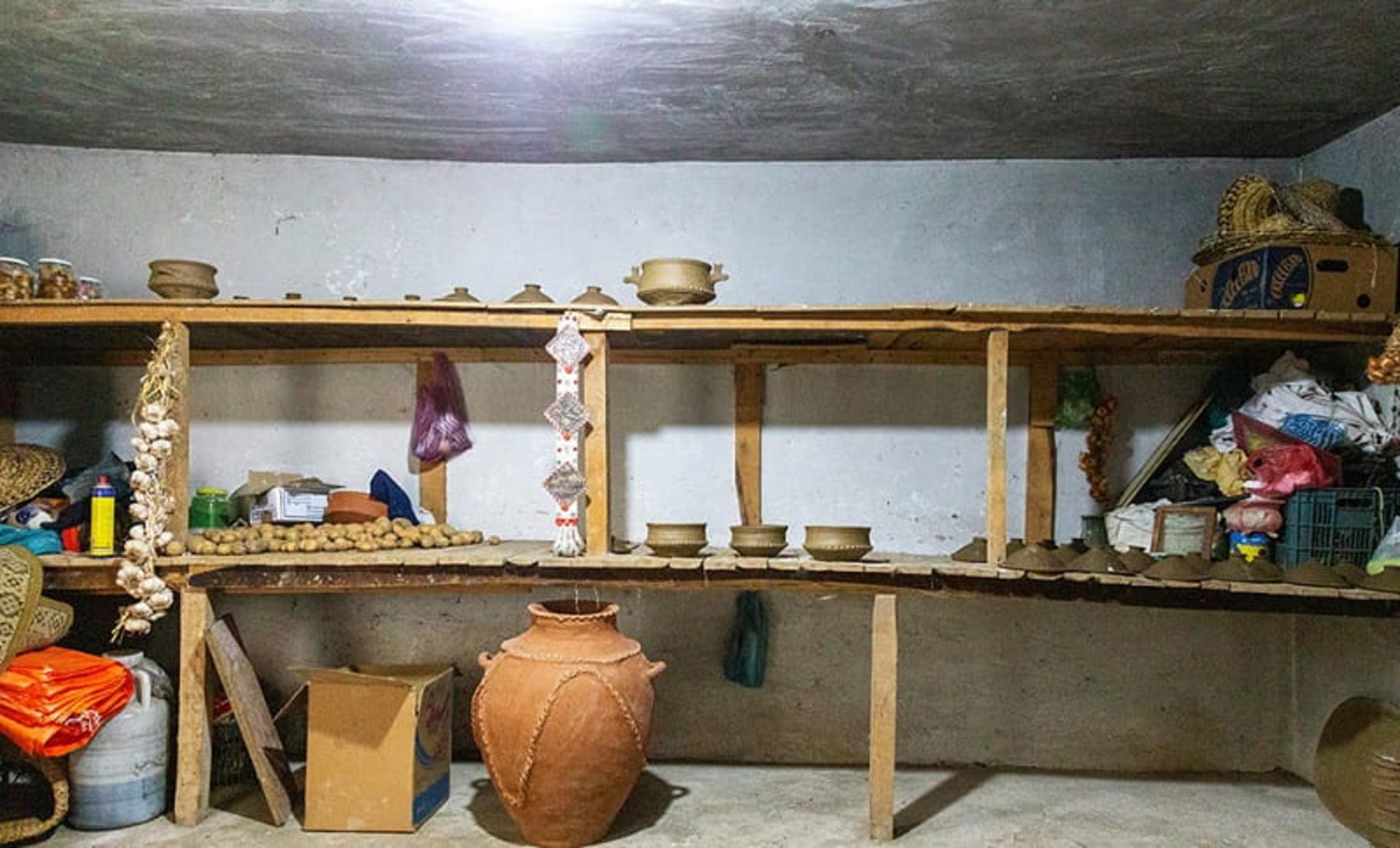 گلدان سفالی