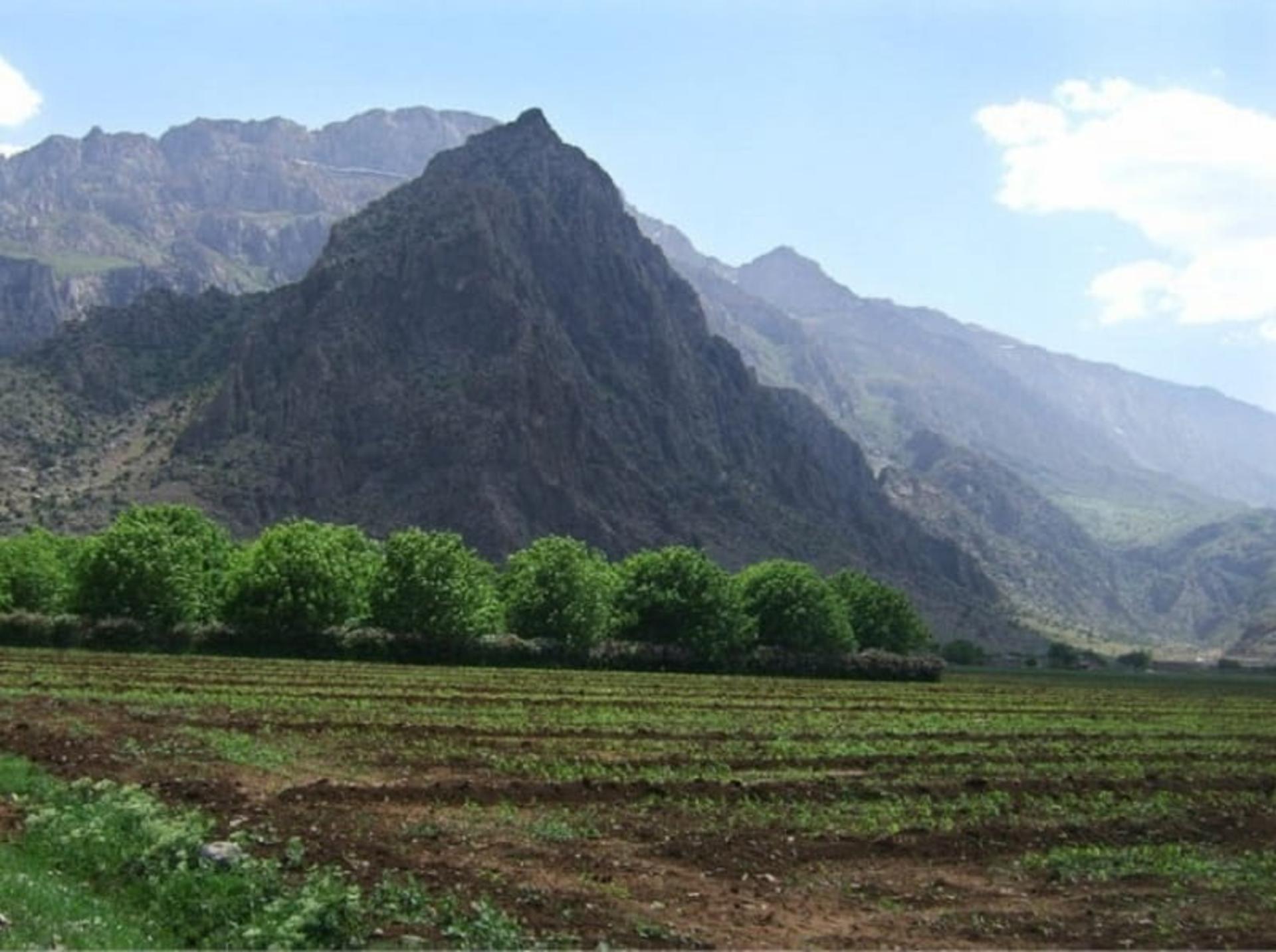 کوه‌های اطراف نوژی‌وران