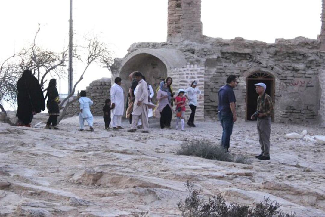 بازدید از گورستان جن تیس