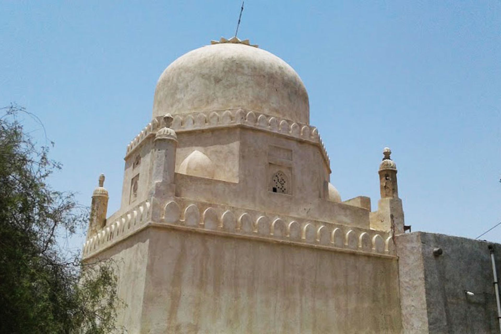 گنبد آرامگاه سید غلام رسول